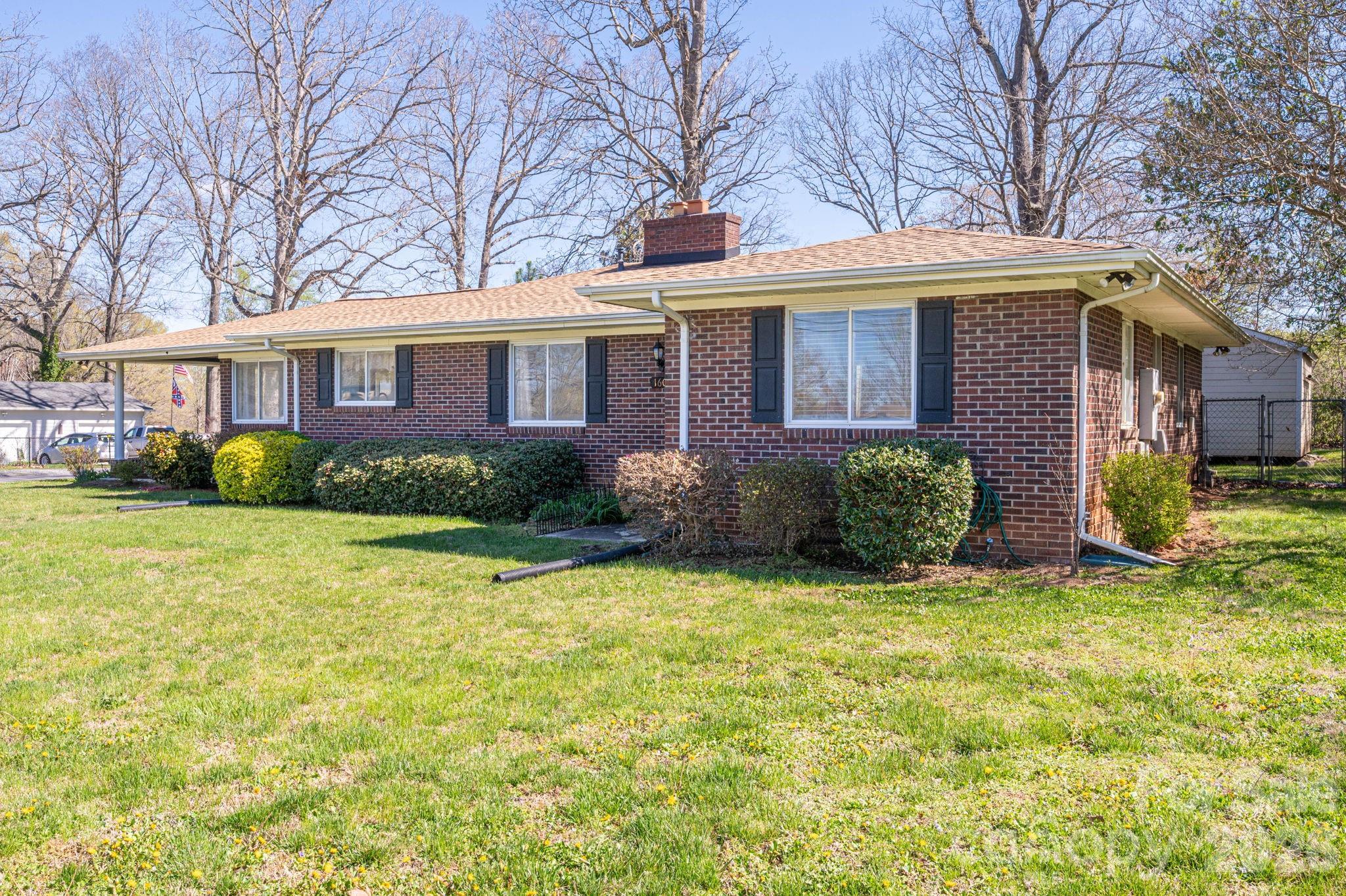 1606 Davis Park Road — Gastonia