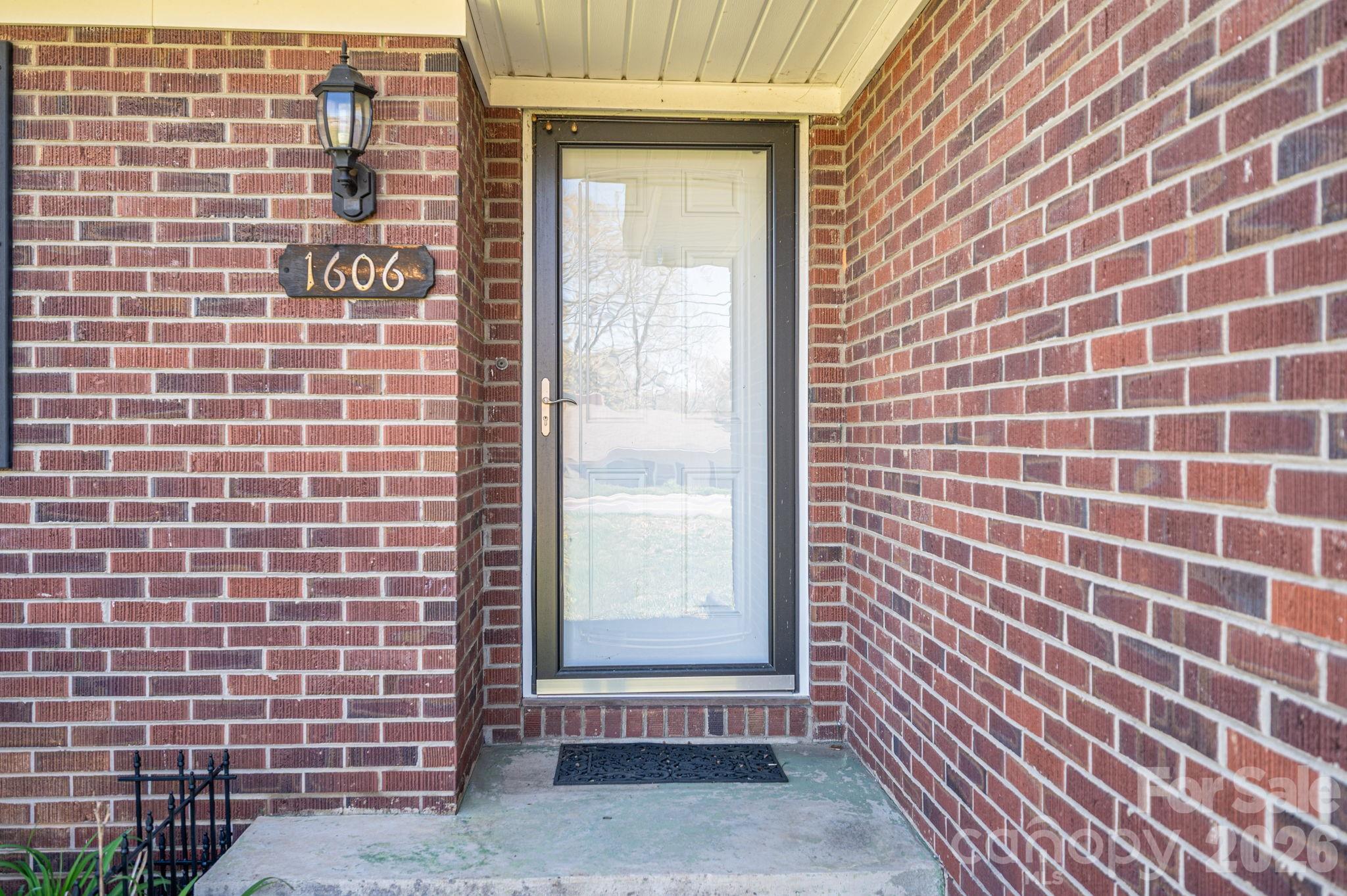 1606 Davis Park Road — Gastonia