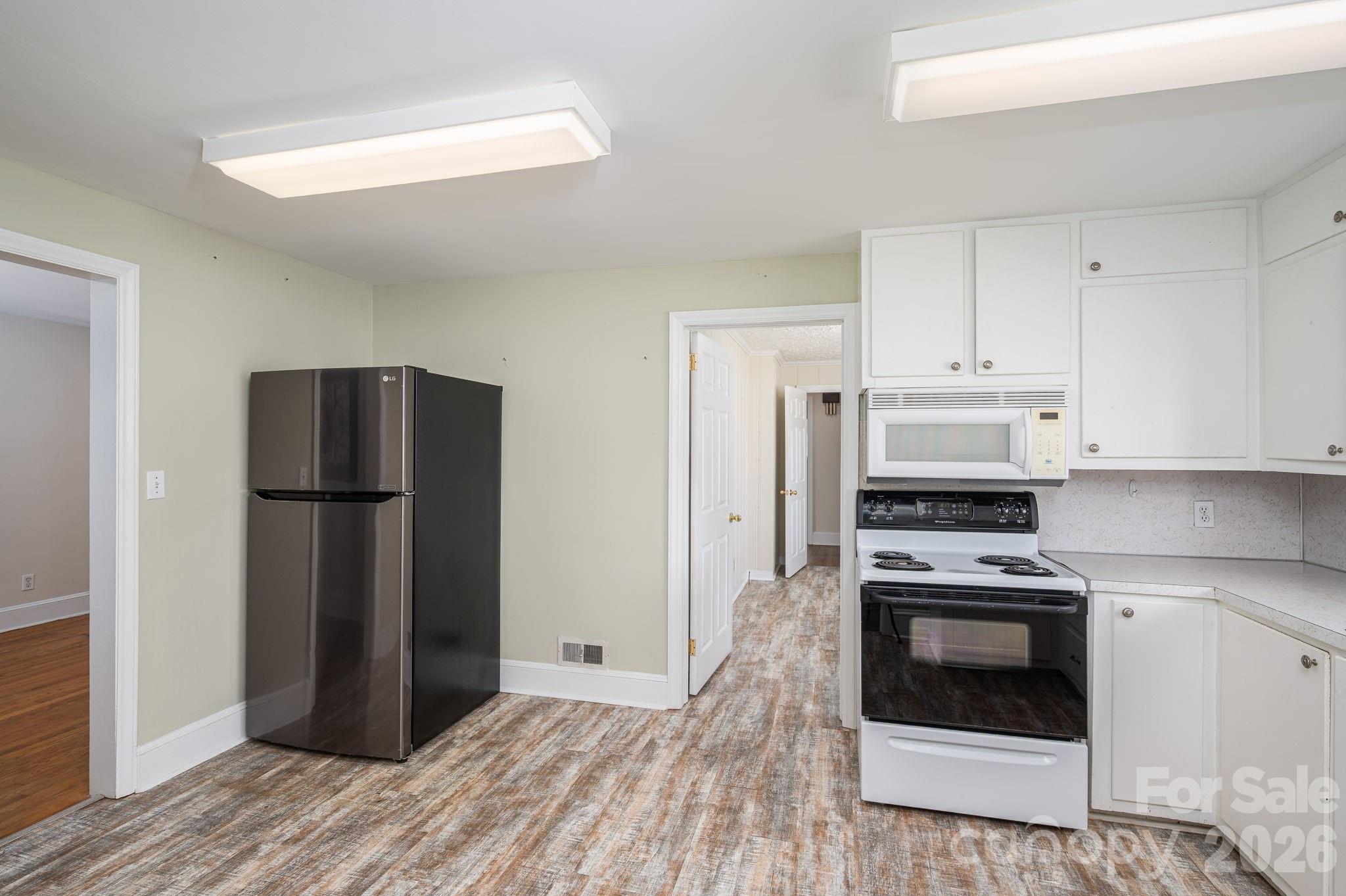 1606 Davis Park Road — Gastonia