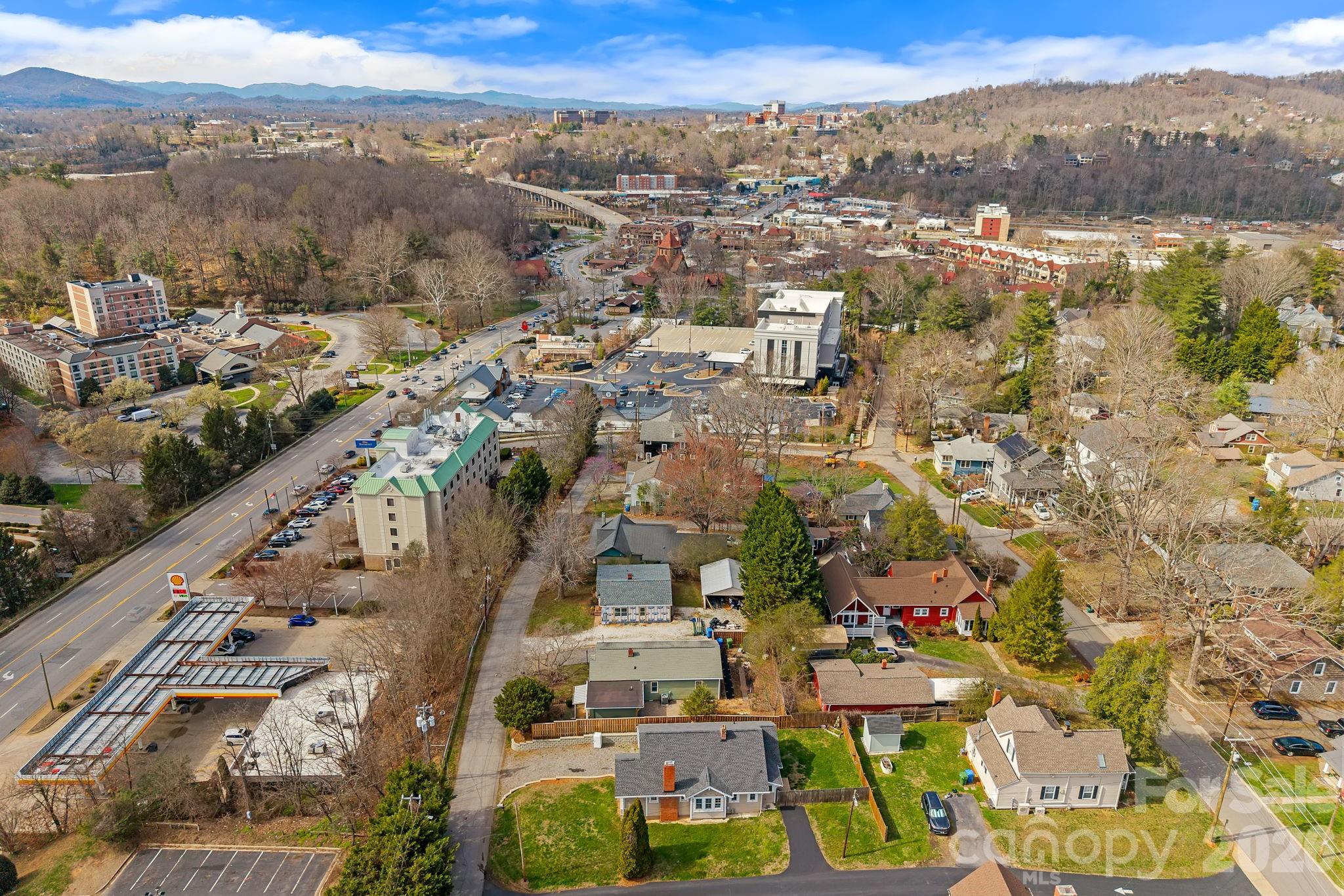 221 Summit Street — Asheville