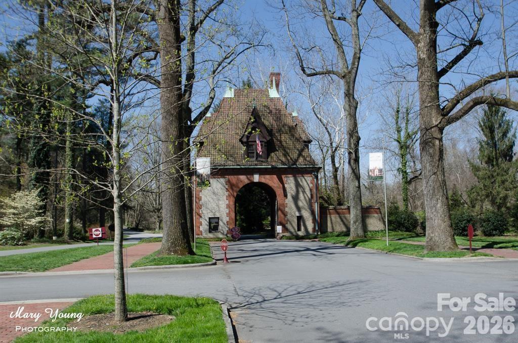 221 Summit Street — Asheville