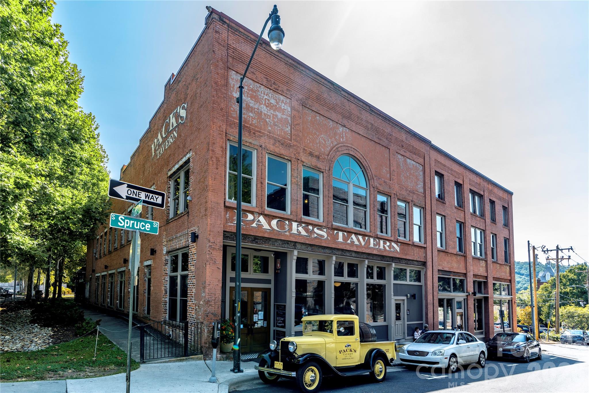 221 Summit Street — Asheville