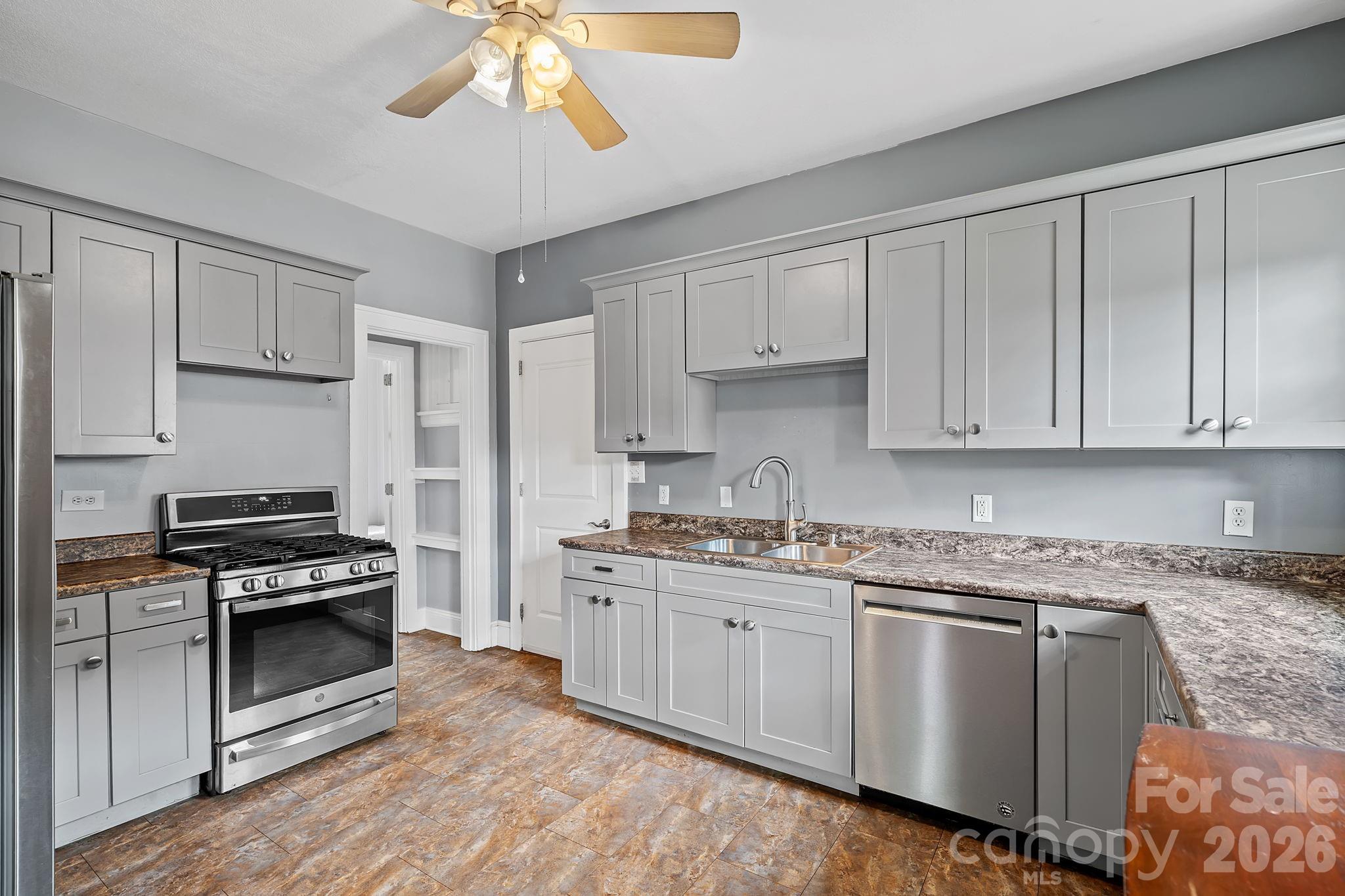 221 Summit Street — Asheville
