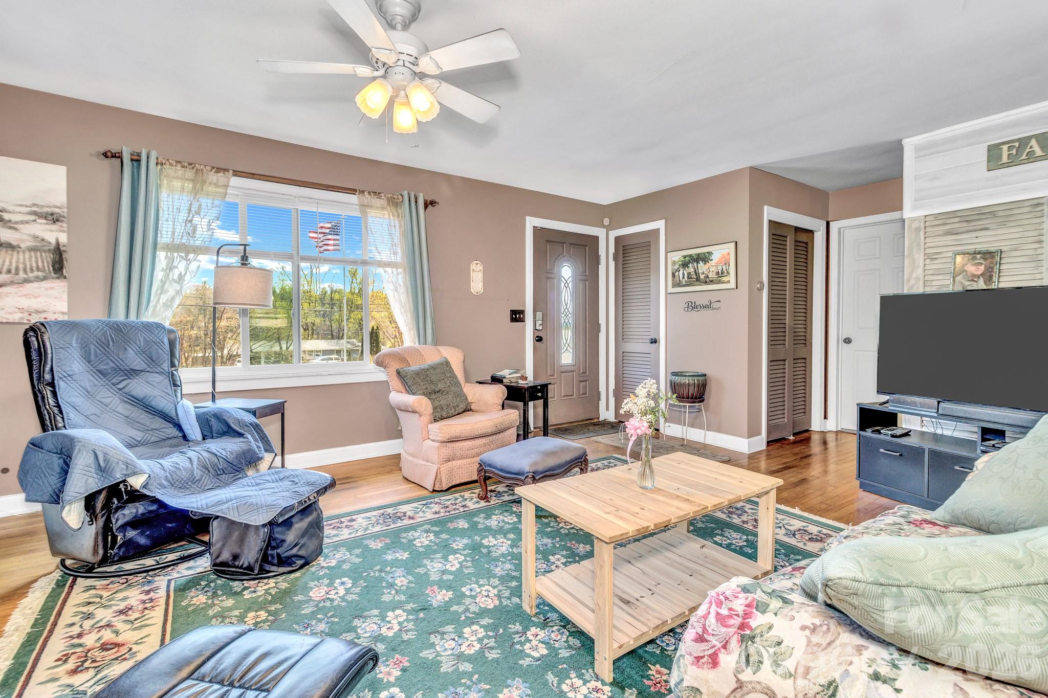 1195 Hendersonville Highway — Pisgah Forest