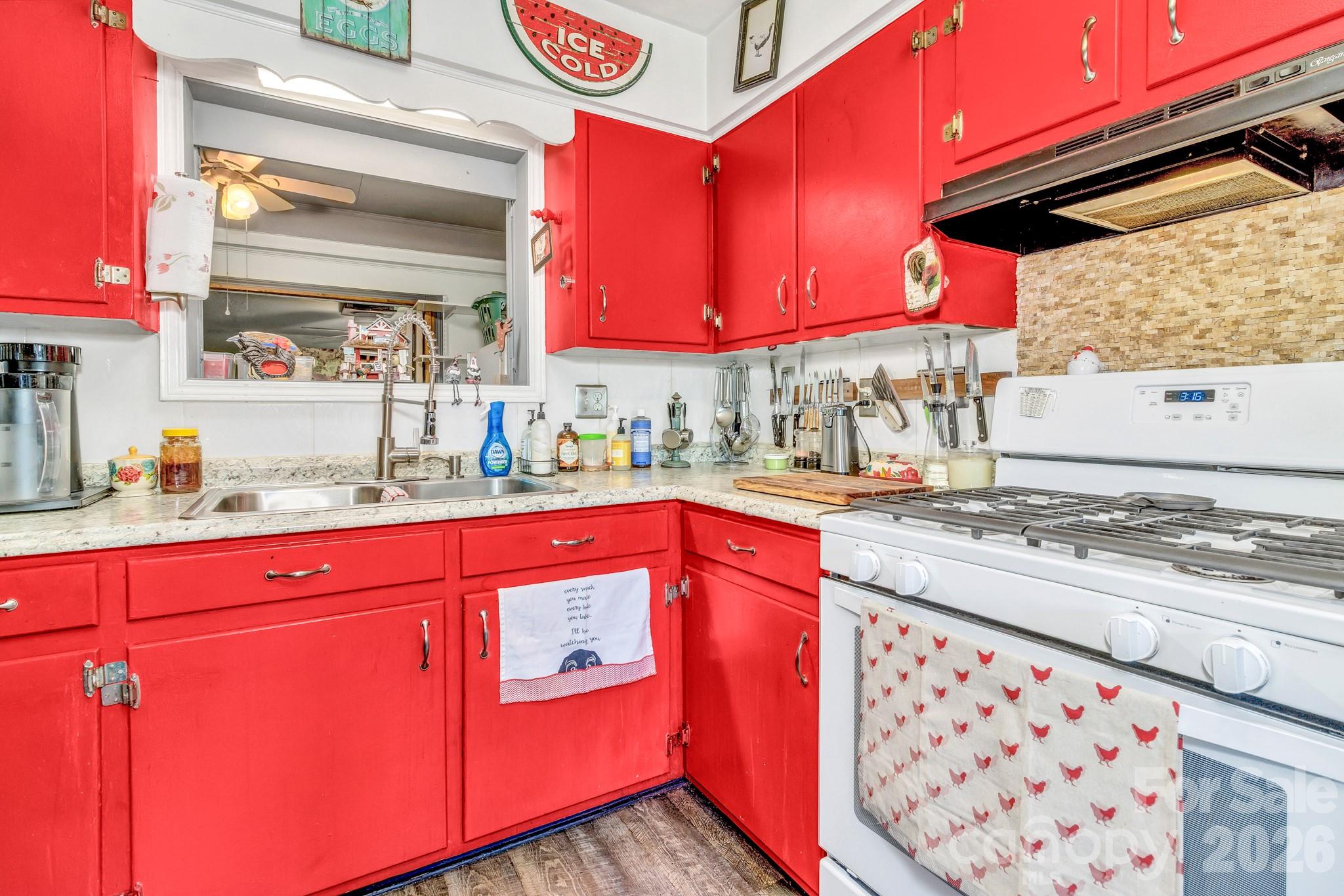 1195 Hendersonville Highway — Pisgah Forest