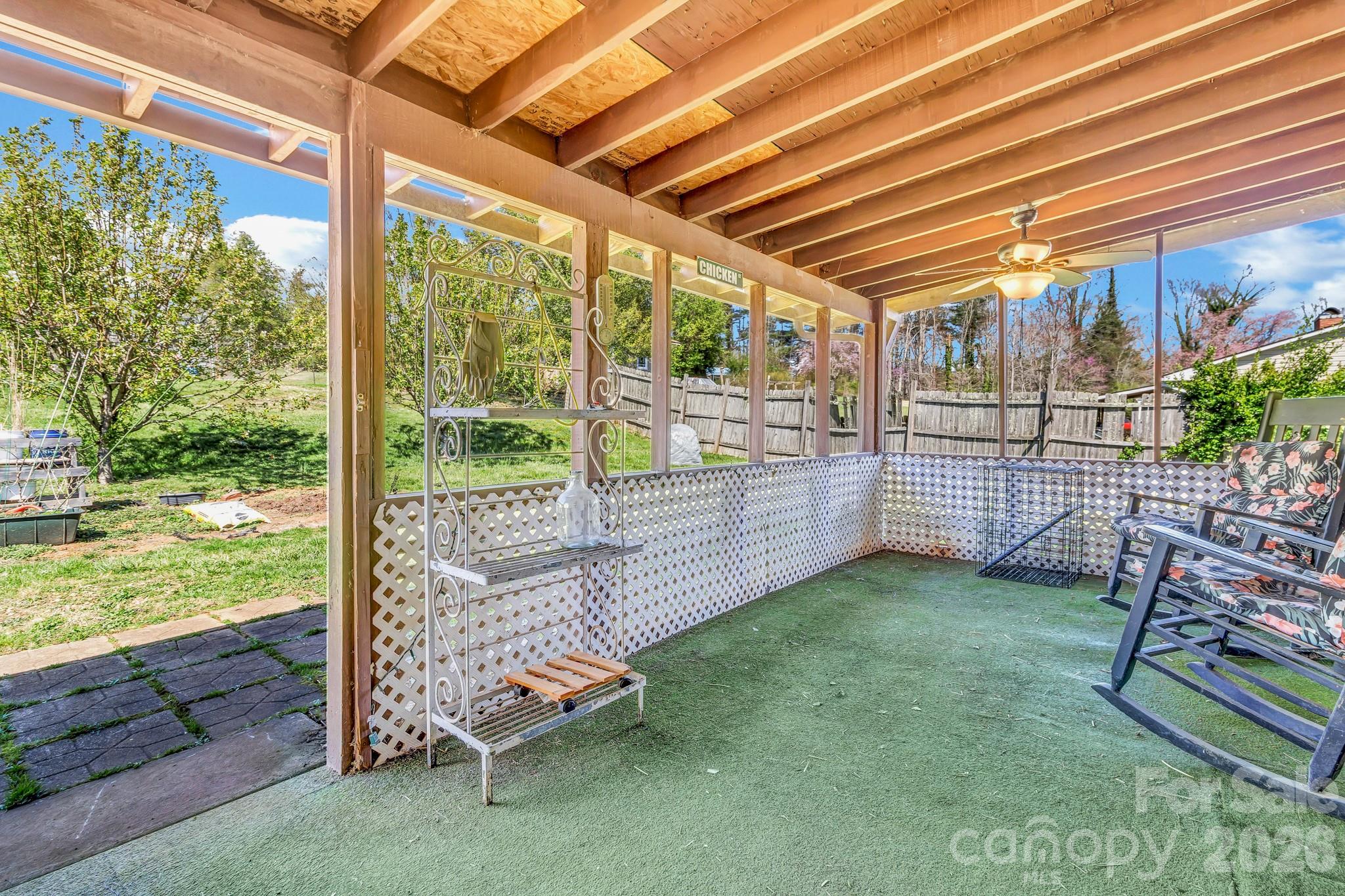 1195 Hendersonville Highway — Pisgah Forest