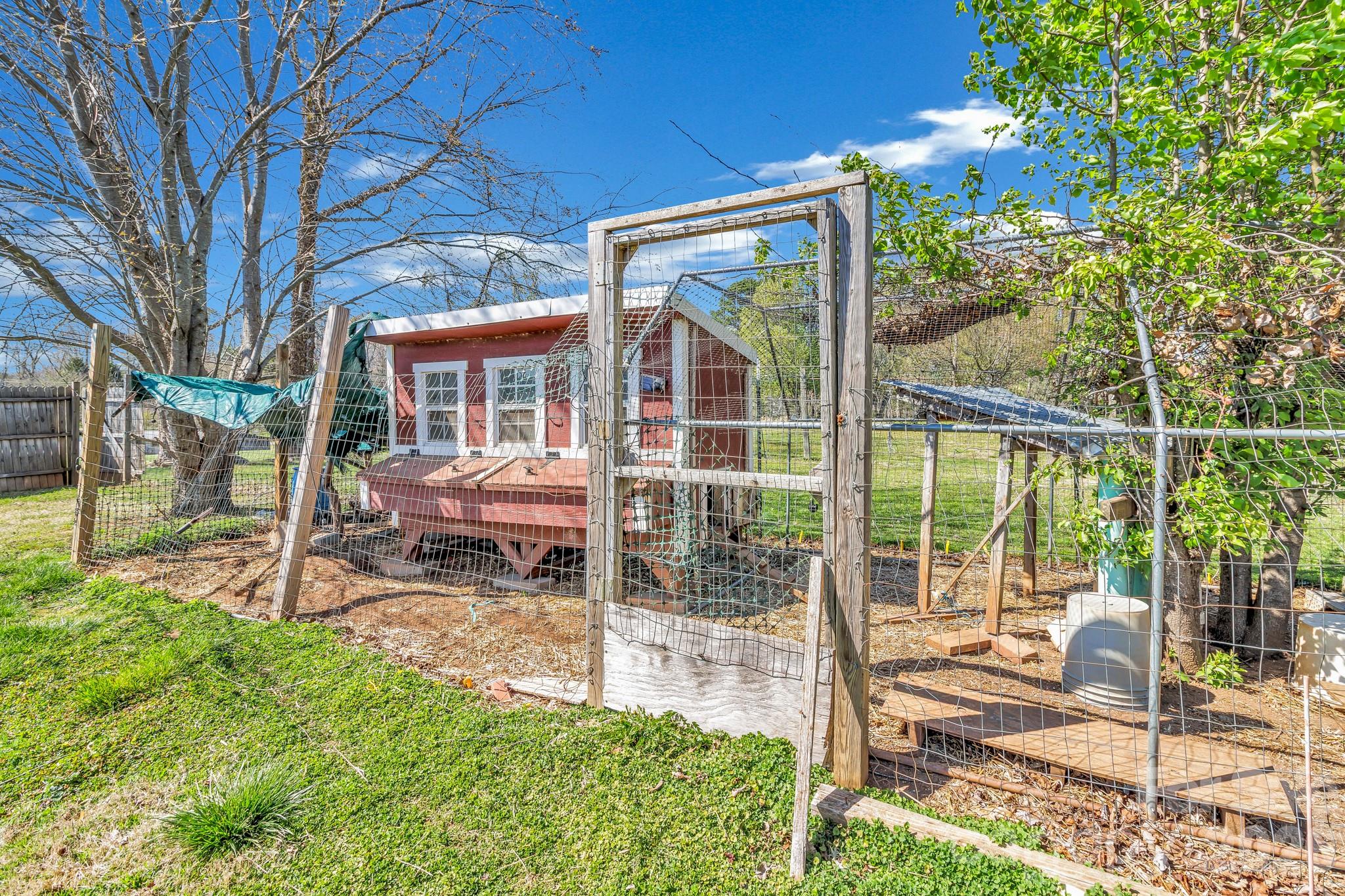 1195 Hendersonville Highway — Pisgah Forest