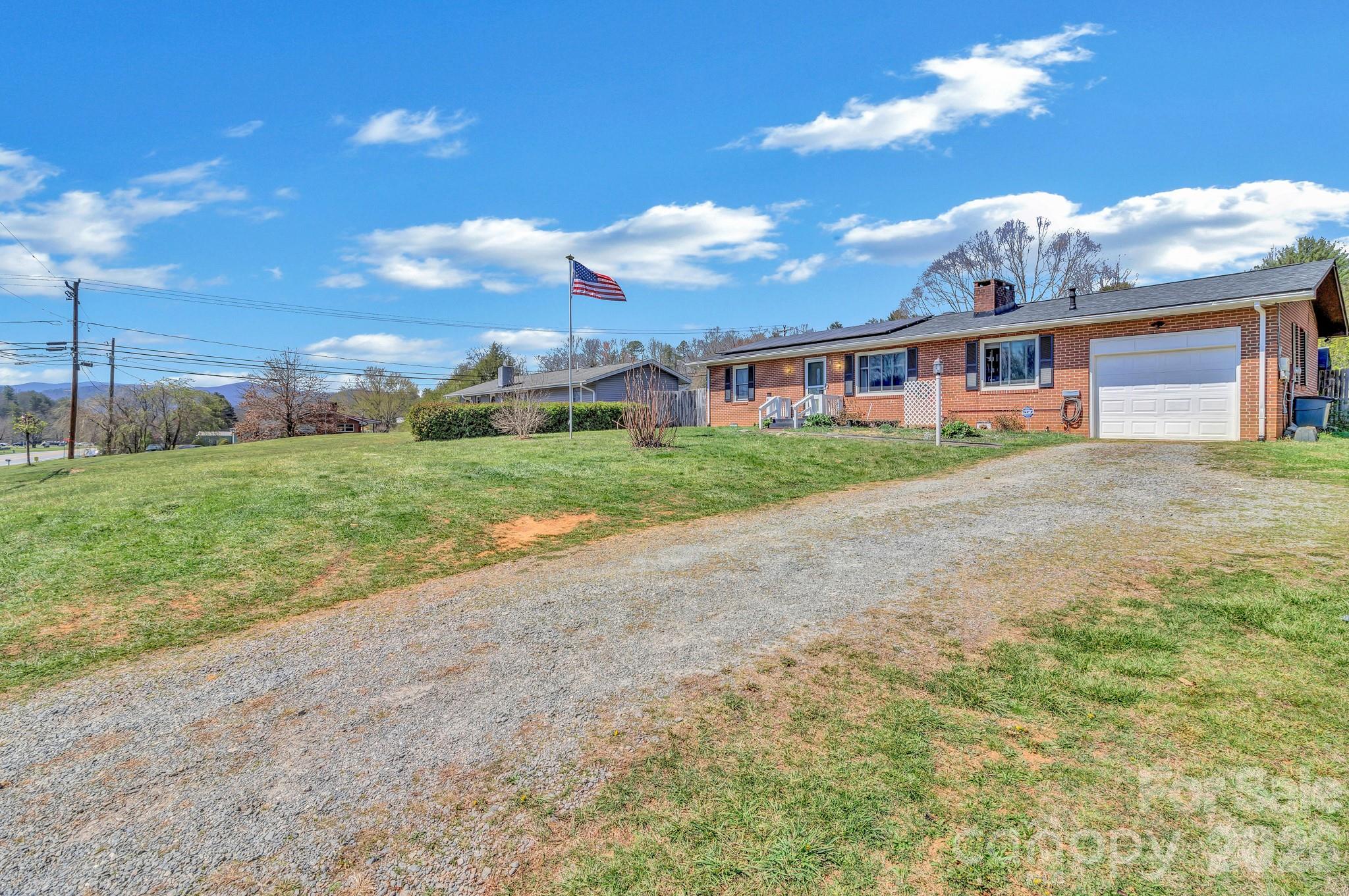 1195 Hendersonville Highway — Pisgah Forest