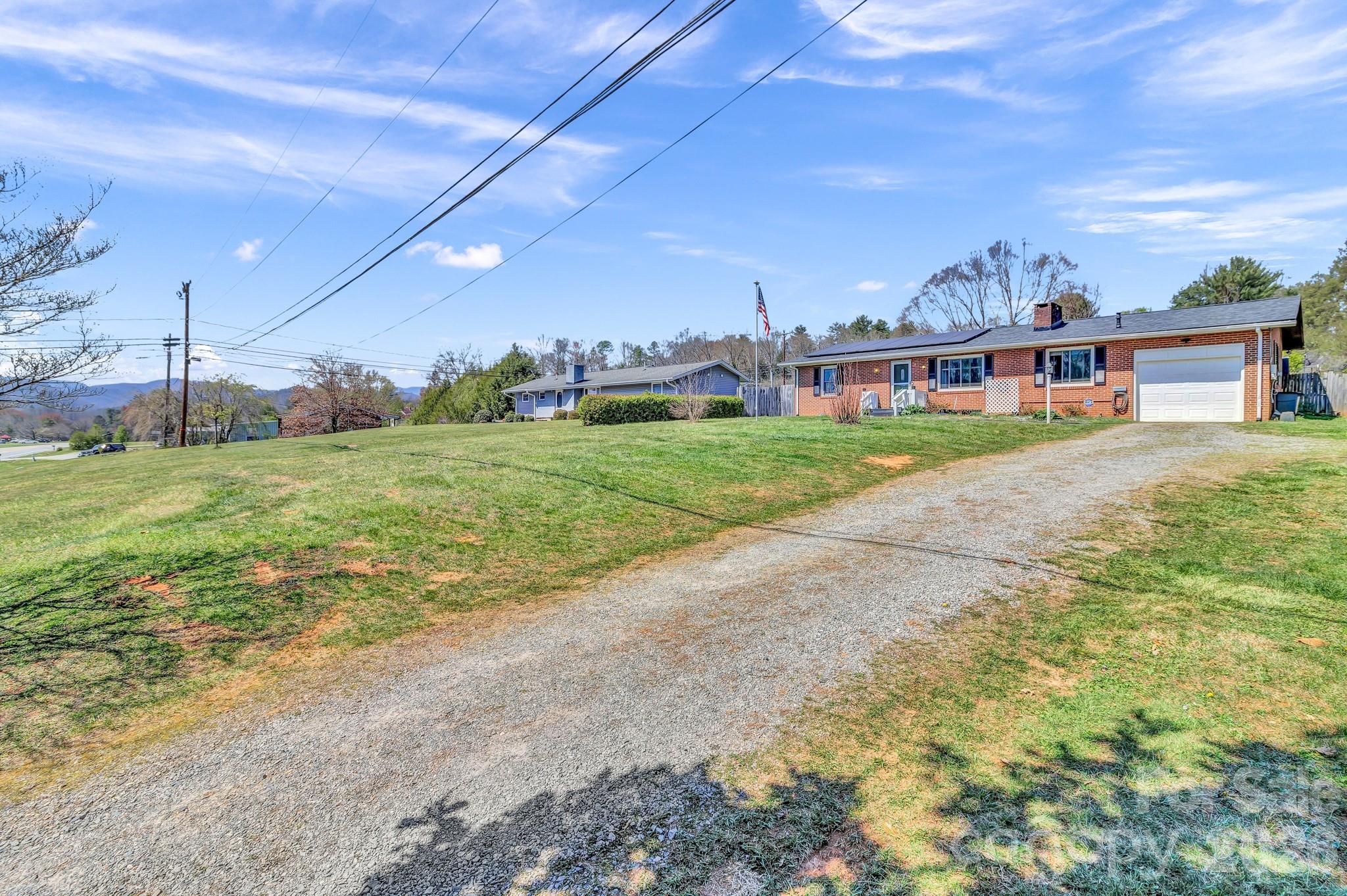 1195 Hendersonville Highway — Pisgah Forest