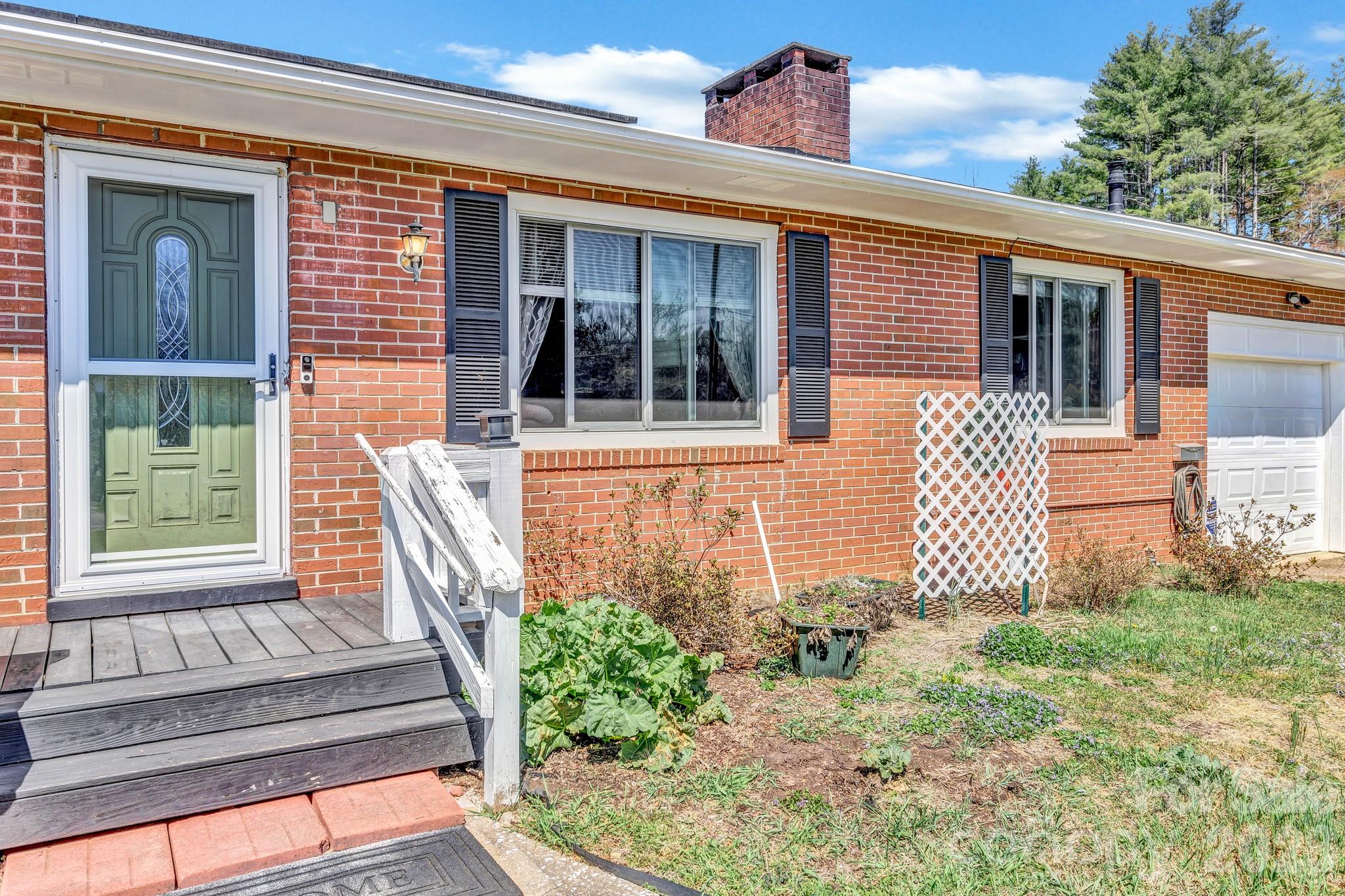 1195 Hendersonville Highway — Pisgah Forest