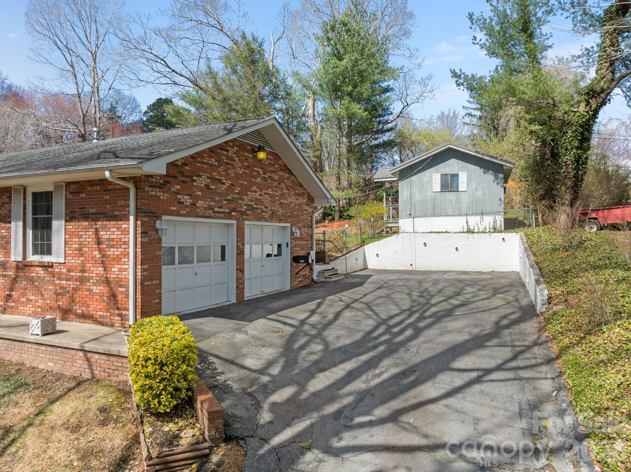 3124 Primrose Drive #10 — Hendersonville