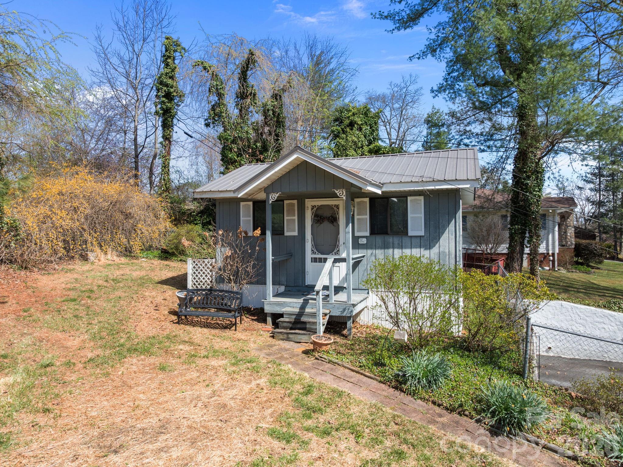 3124 Primrose Drive #10 — Hendersonville