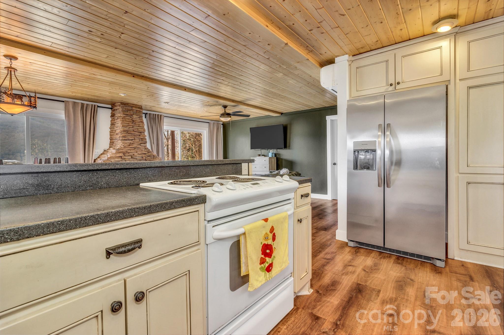 80 Hidden Falls Road — Maggie Valley
