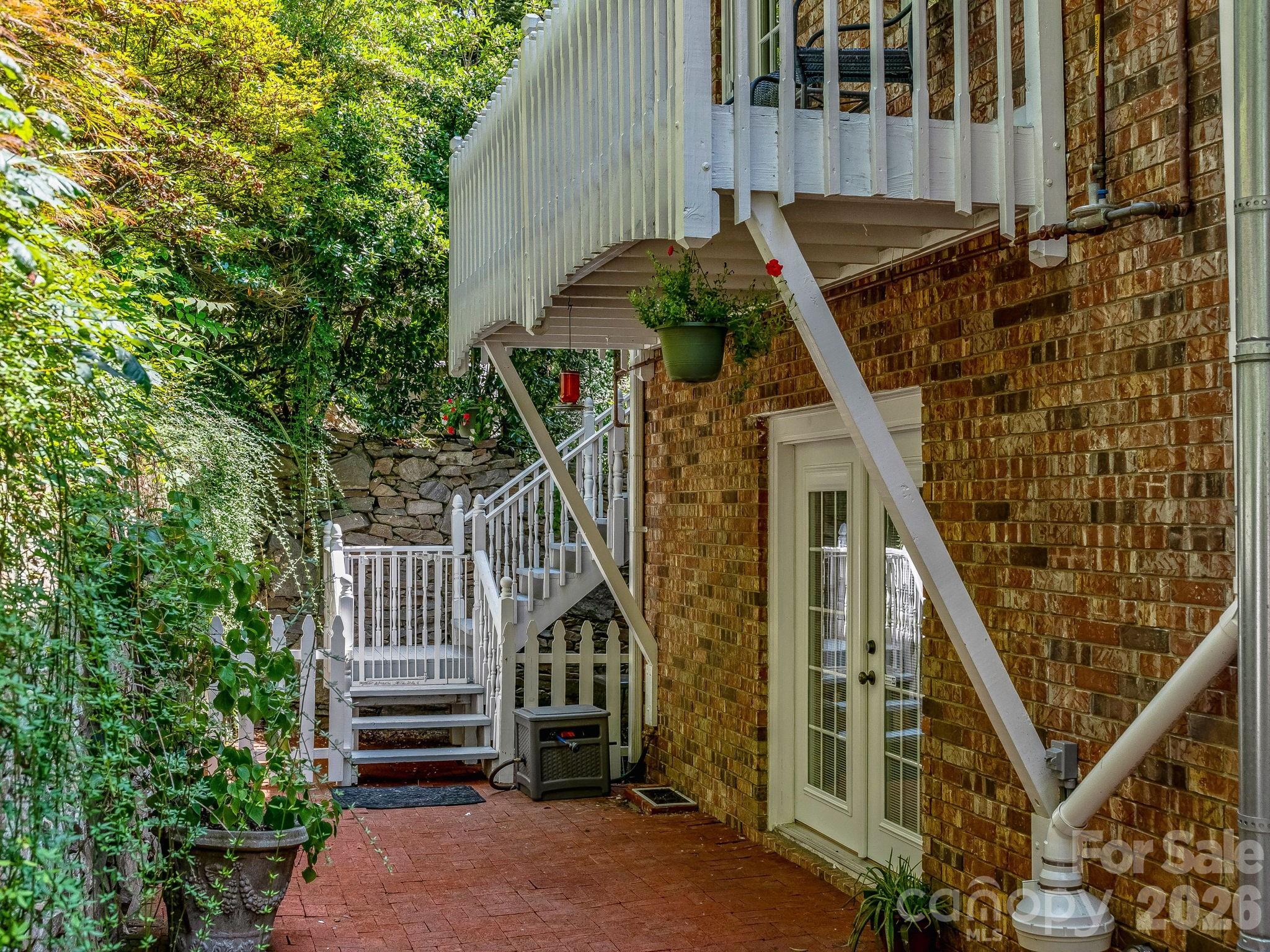 163 Northern Lights Lane — Hendersonville