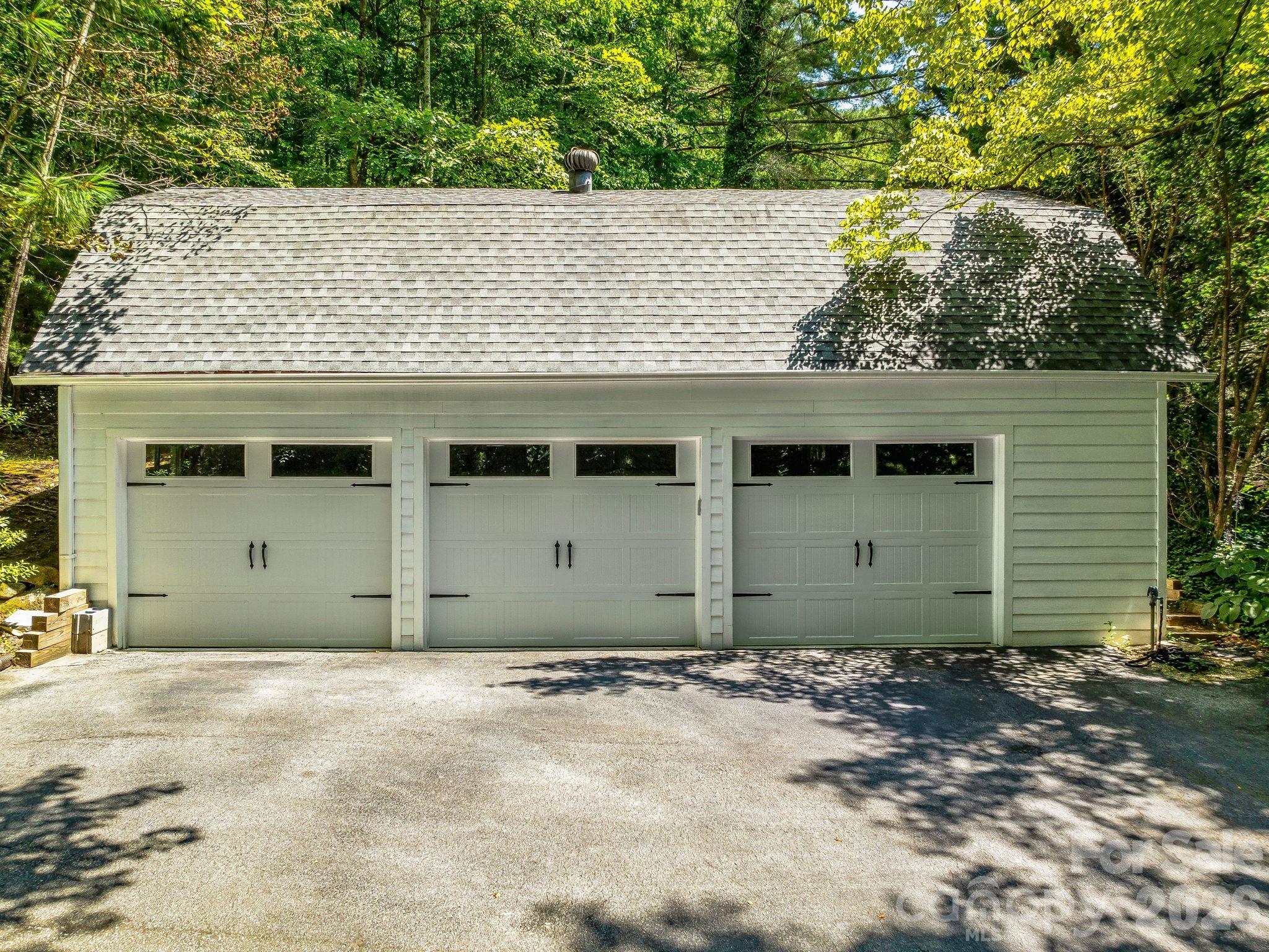 163 Northern Lights Lane — Hendersonville