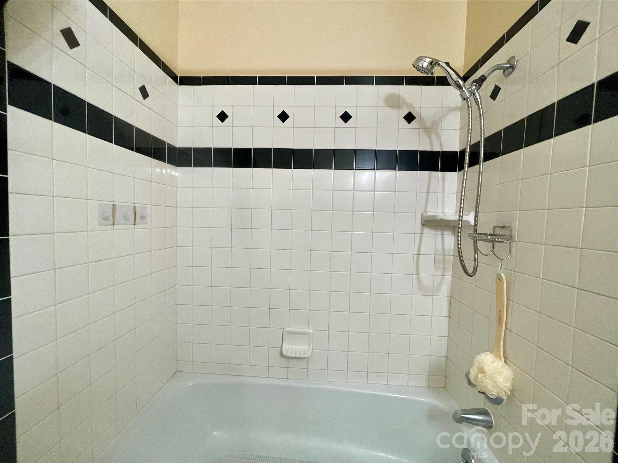 1300 Larchmont Place #311 — Salisbury