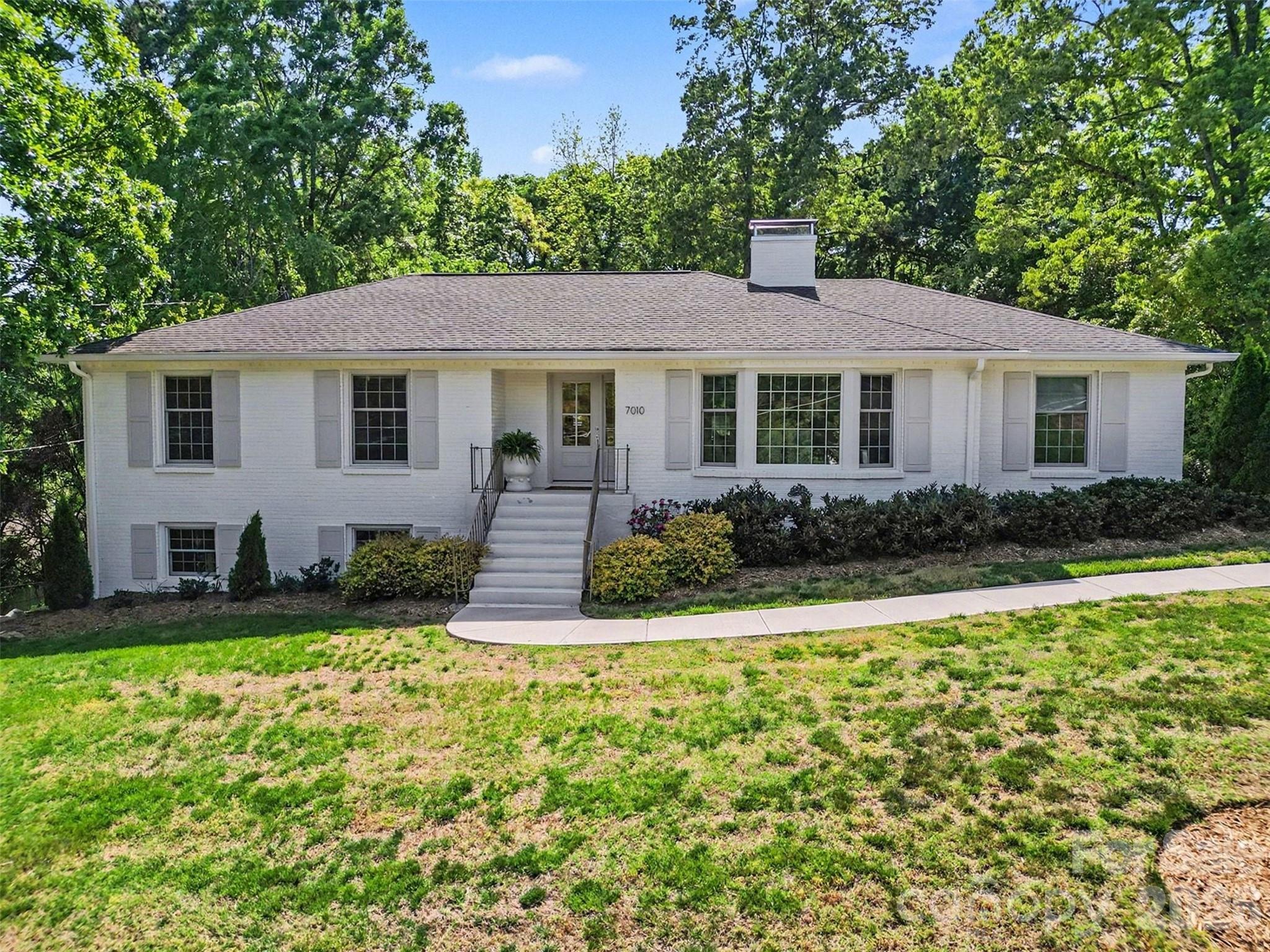 7010 Terrace Drive — Charlotte