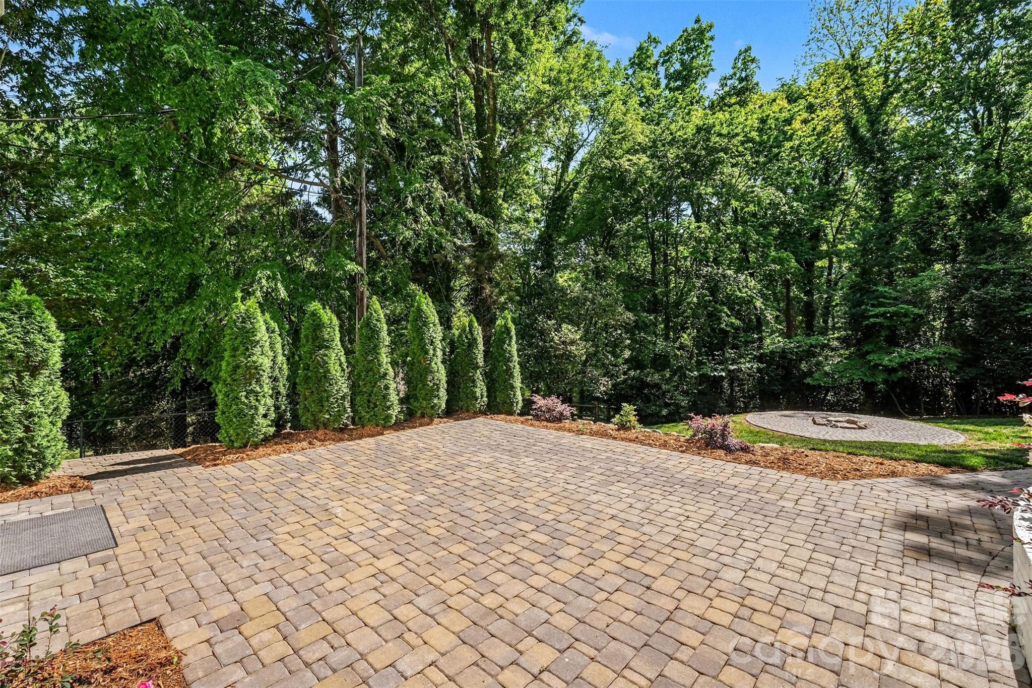 7010 Terrace Drive — Charlotte