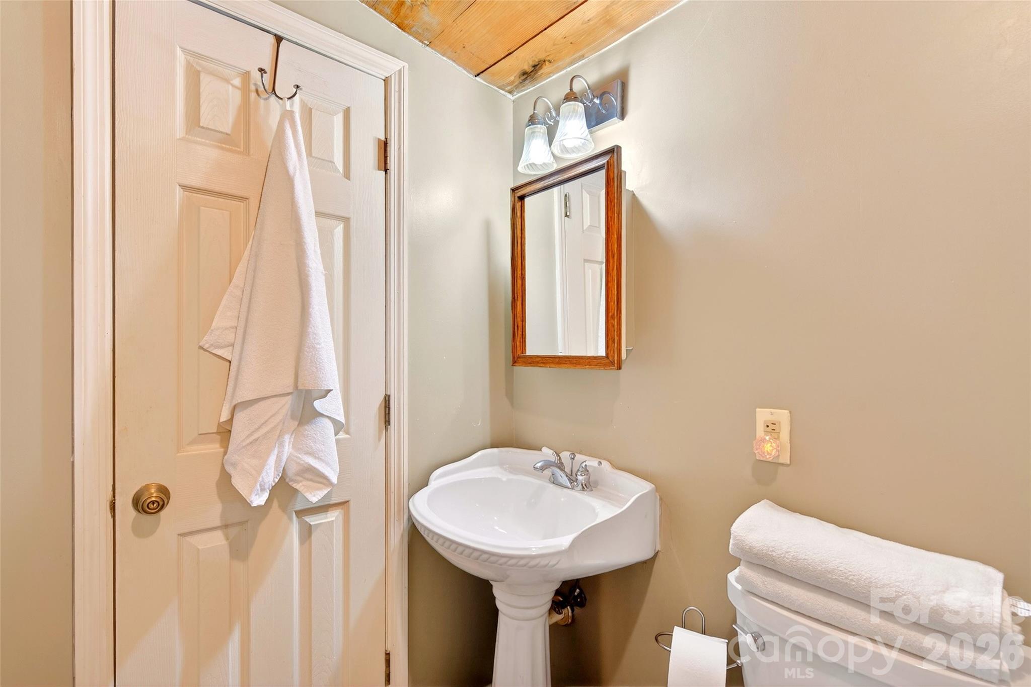 102 Frist Road — Montreat
