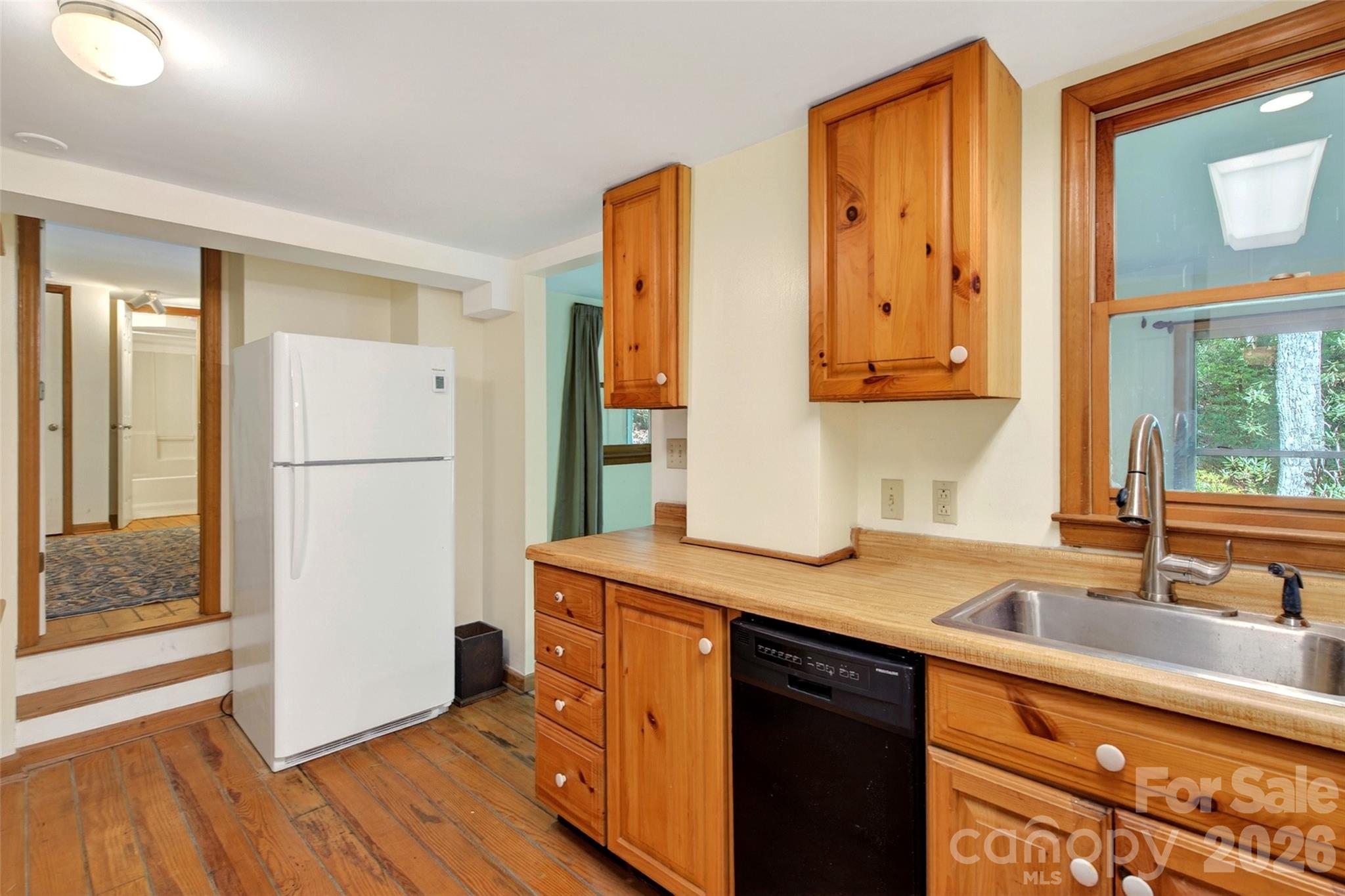 102 Frist Road — Montreat