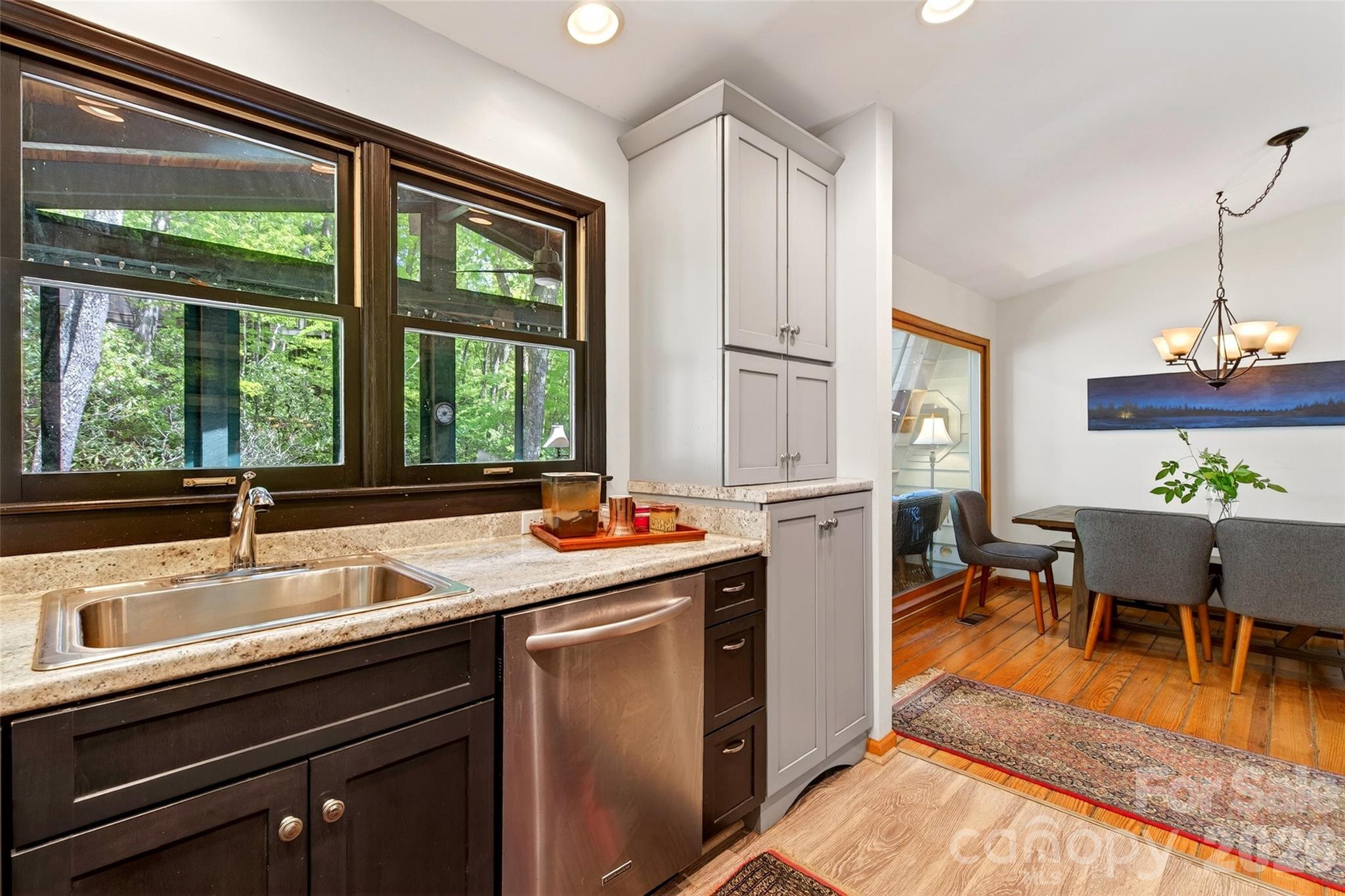102 Frist Road — Montreat