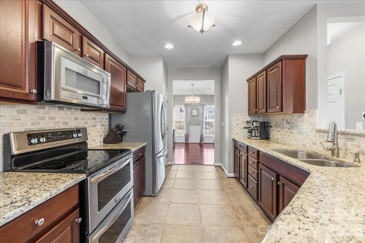 2301 Whitford Lane — Charlotte