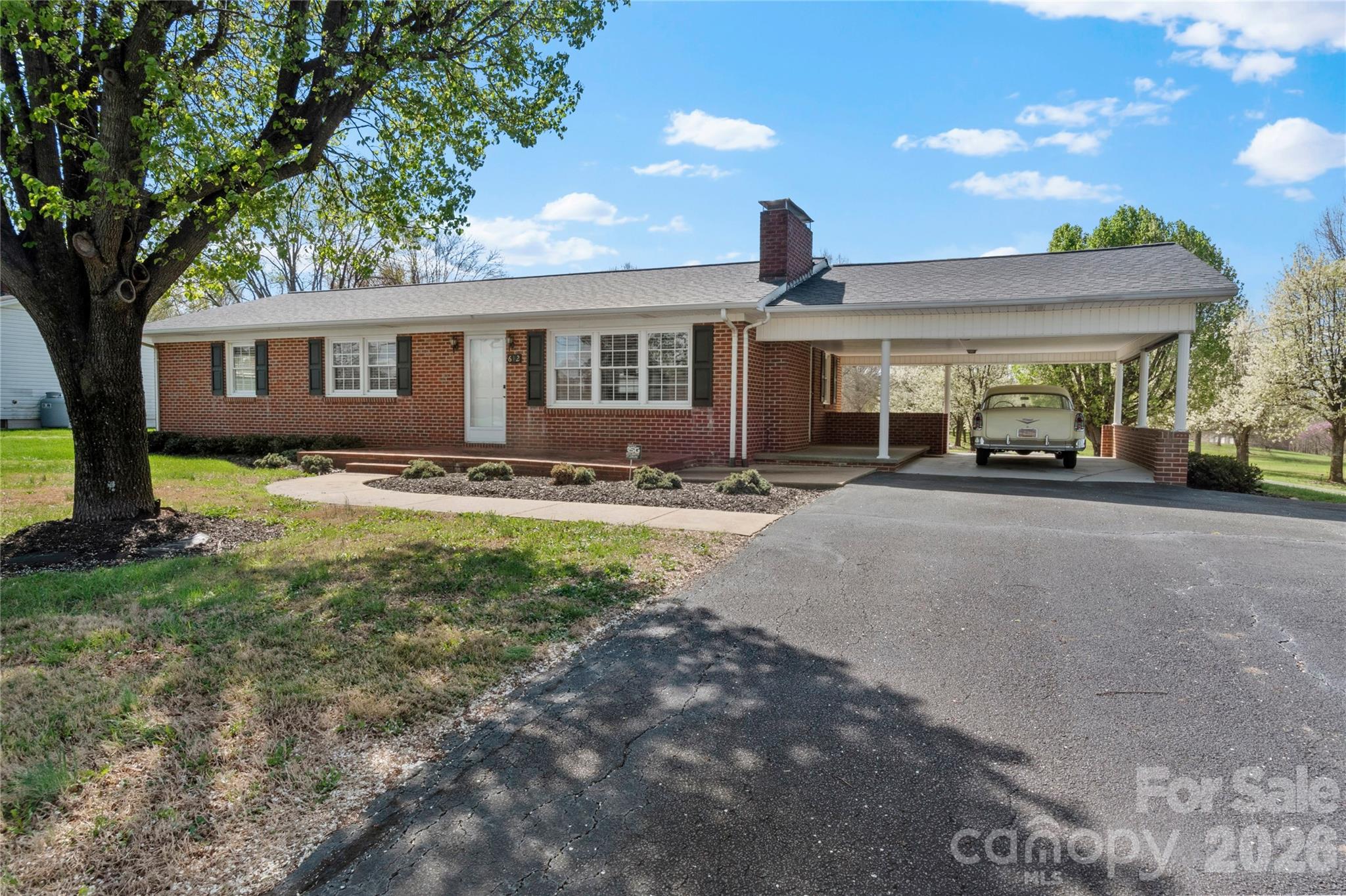 612 E Main Street — Boonville