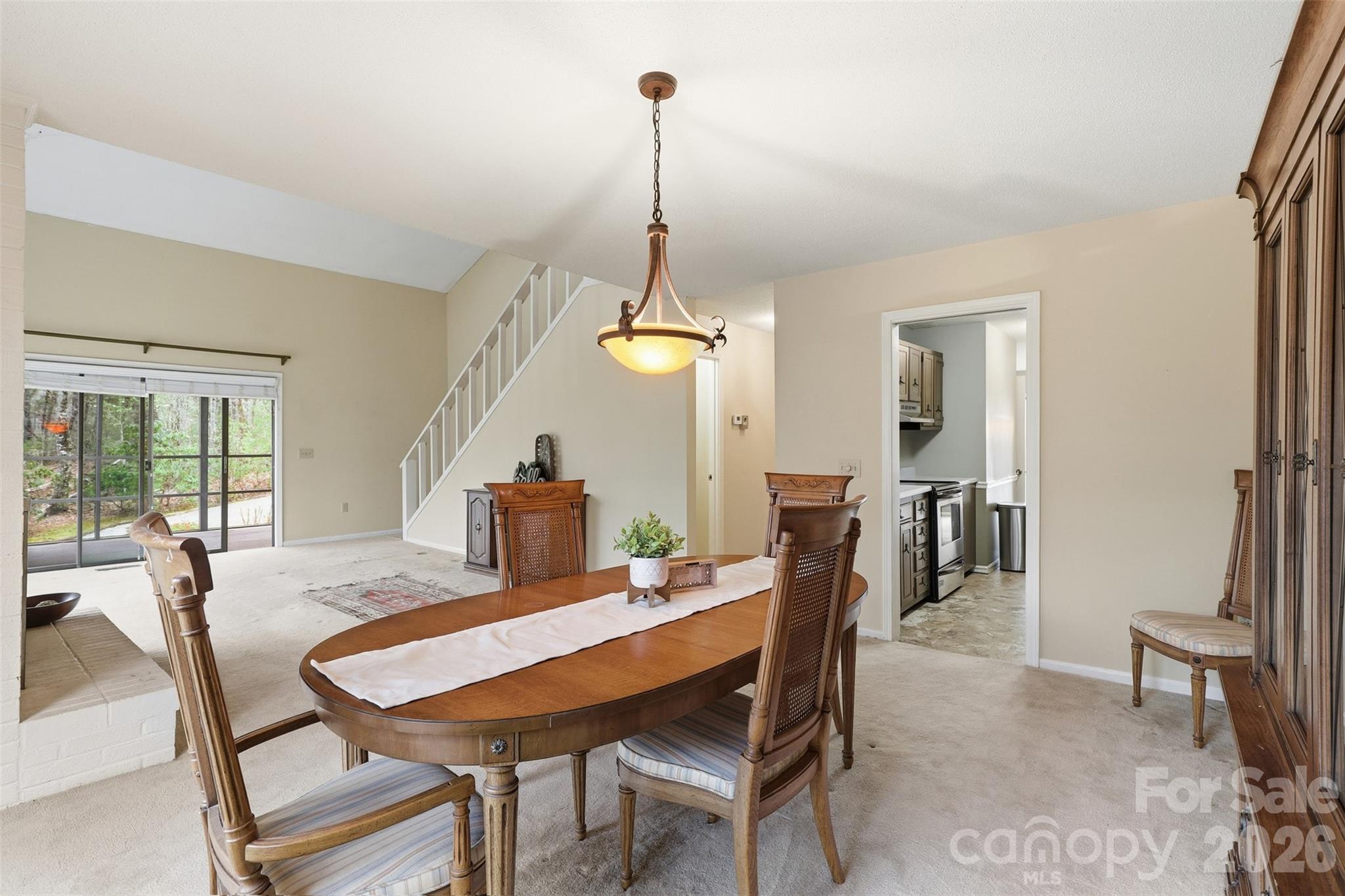 17 Knoll Drive — Columbus