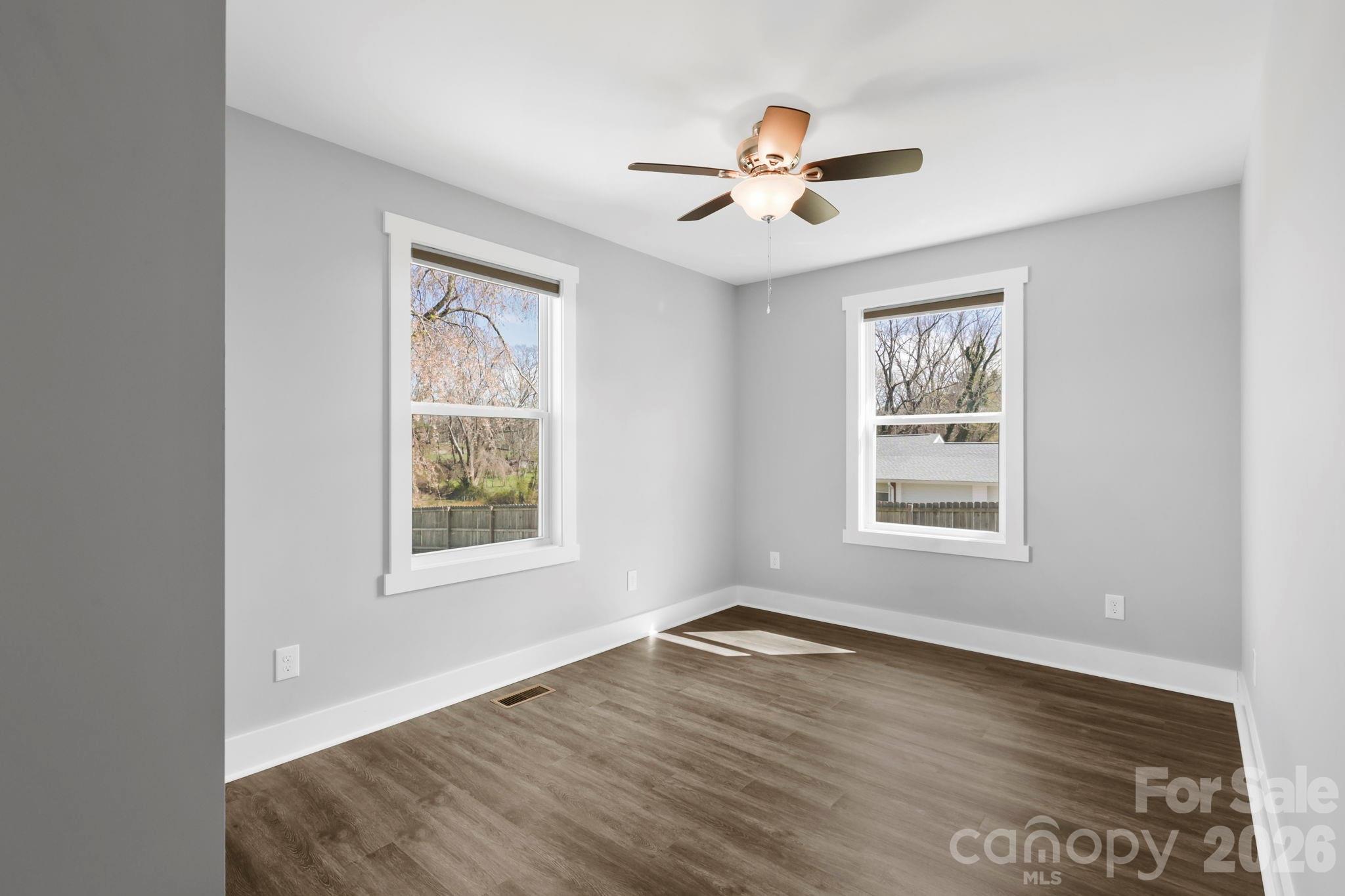 1844 Willow Road — Hendersonville