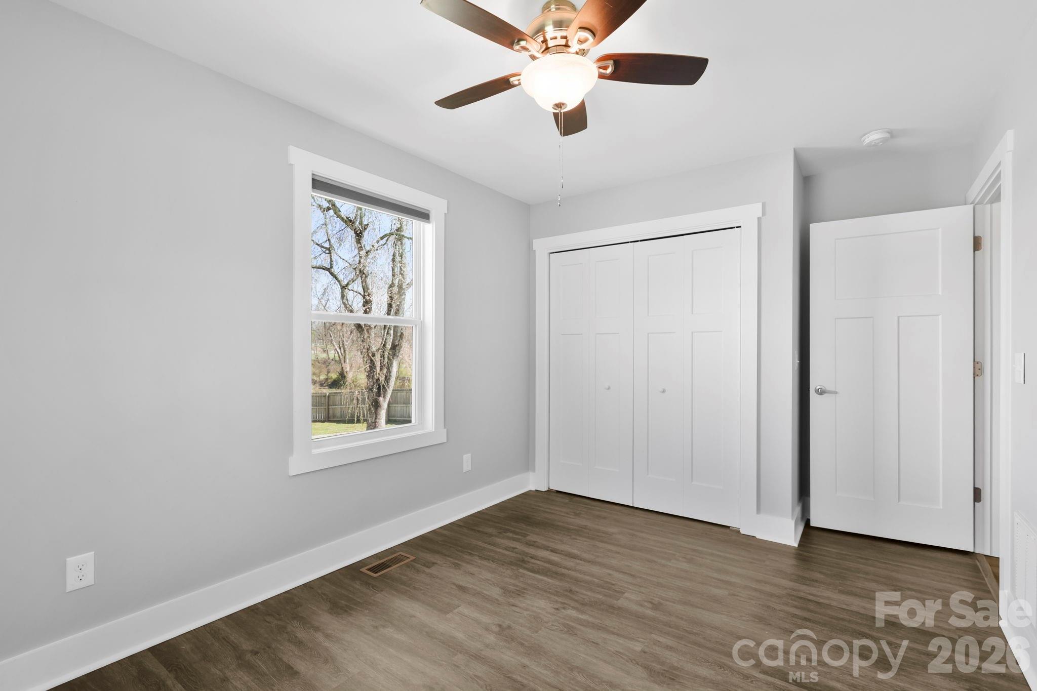 1844 Willow Road — Hendersonville