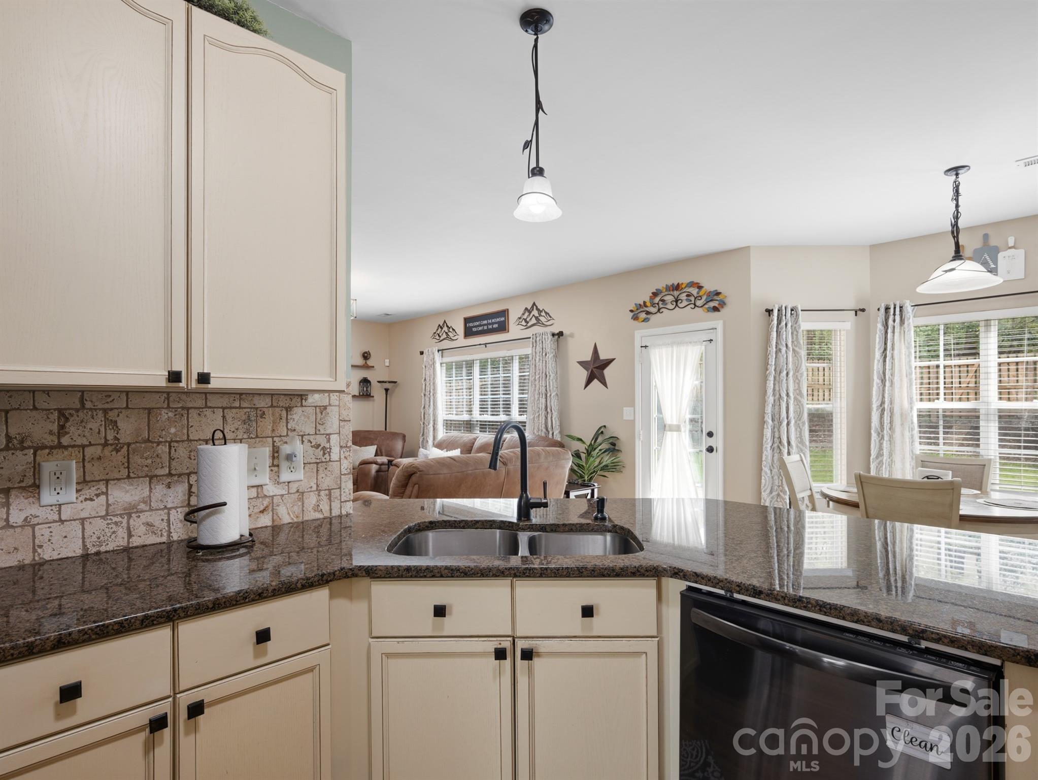 6520 McIlwaine Road — Huntersville
