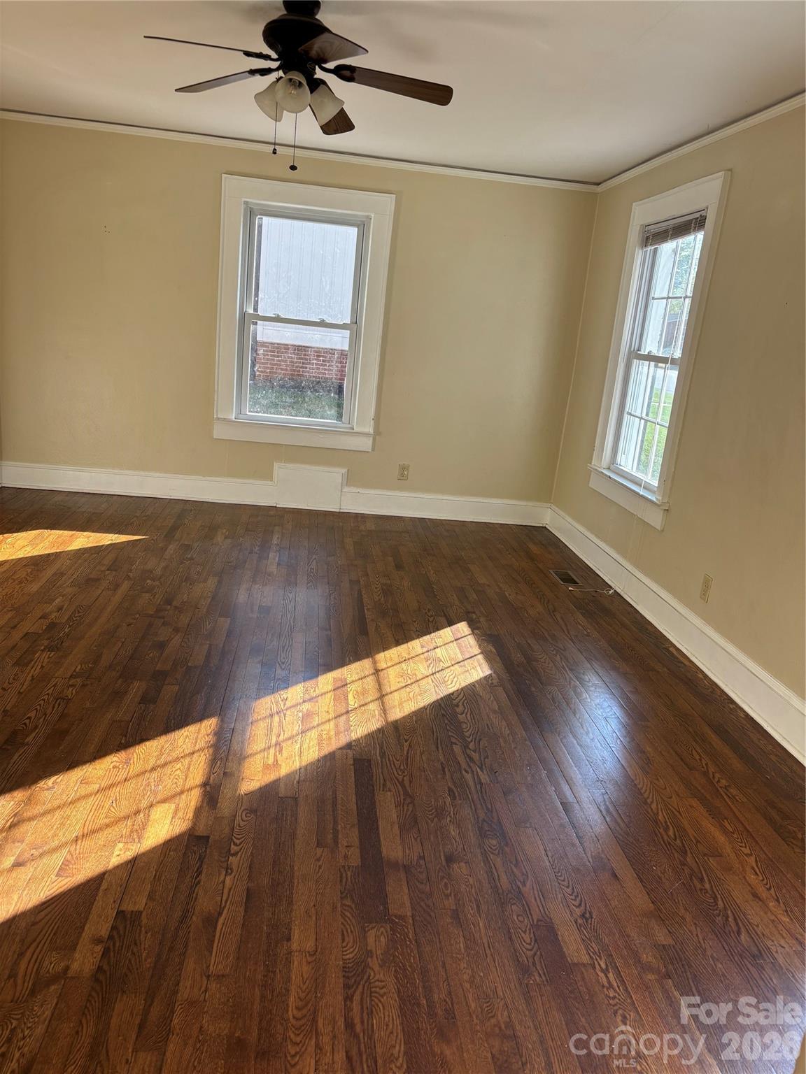 1106 8th Street NE — Hickory