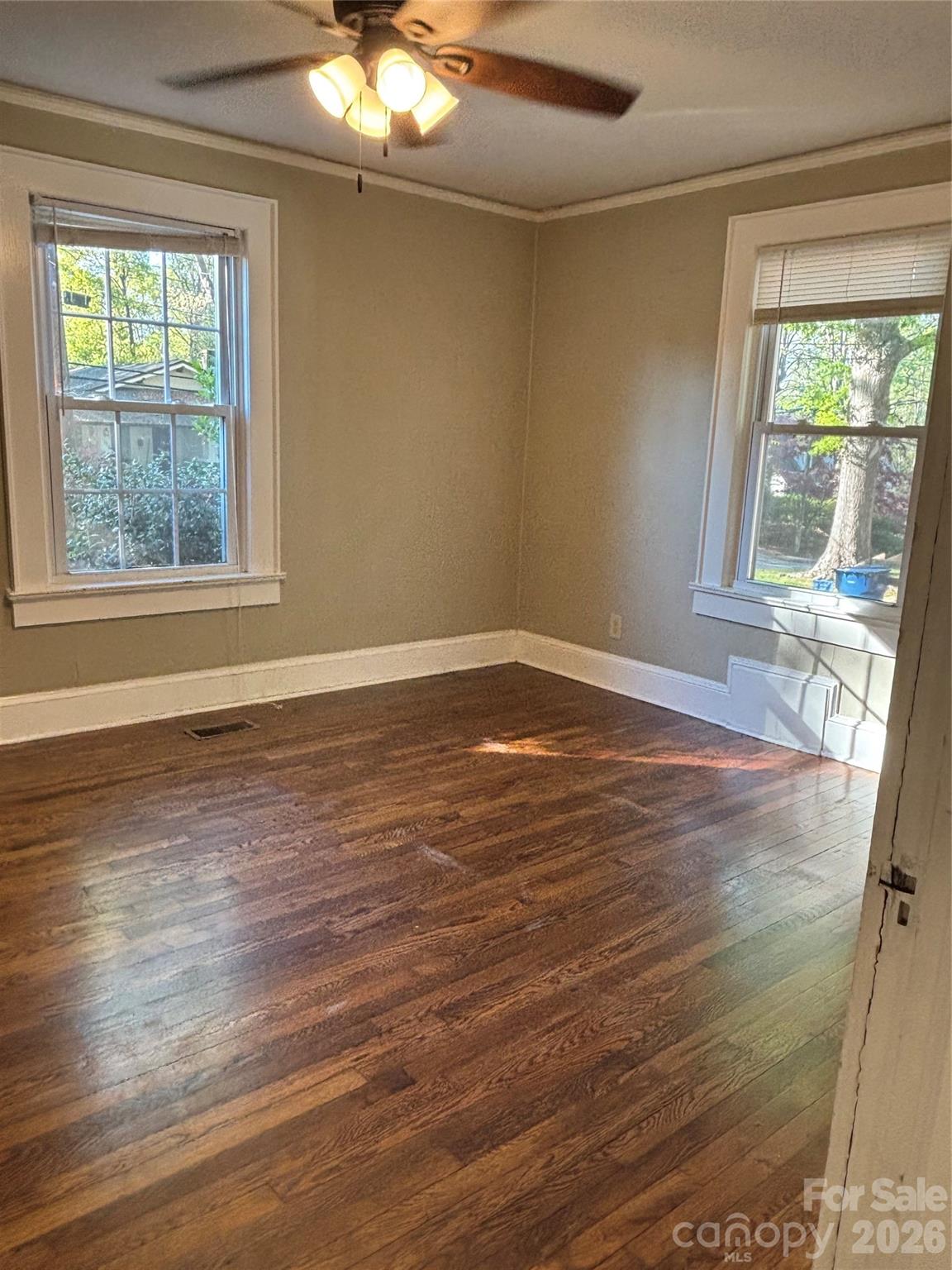 1106 8th Street NE — Hickory