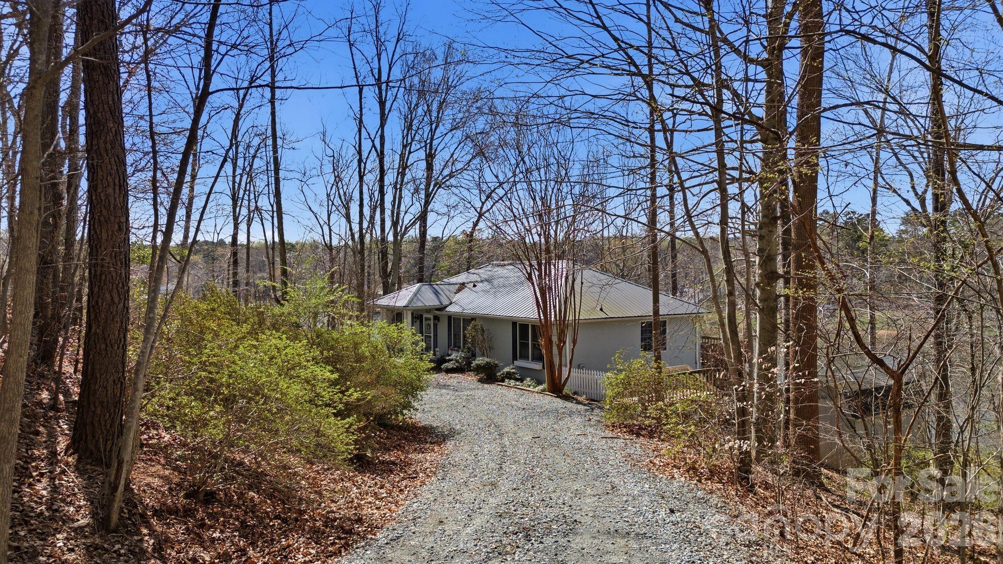 3920 Old Mountain Road — Lexington