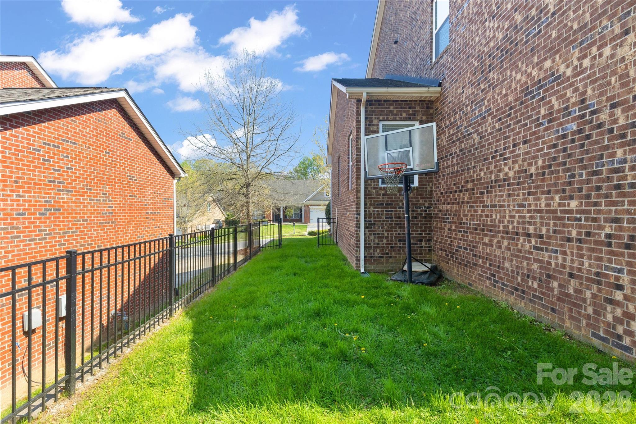 7921 Rolling Creek Court — Charlotte
