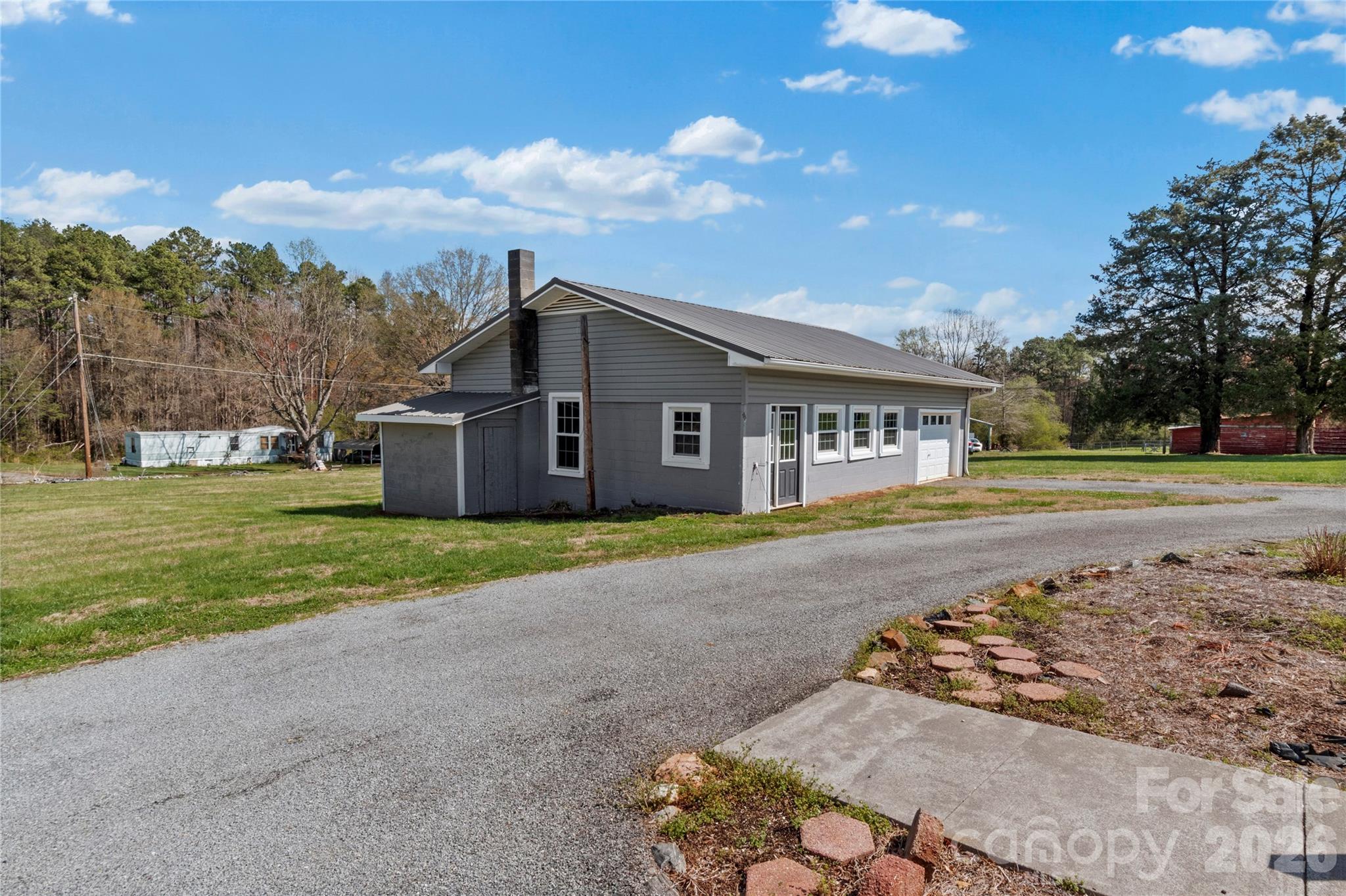 613 Nc 67 Highway — Boonville