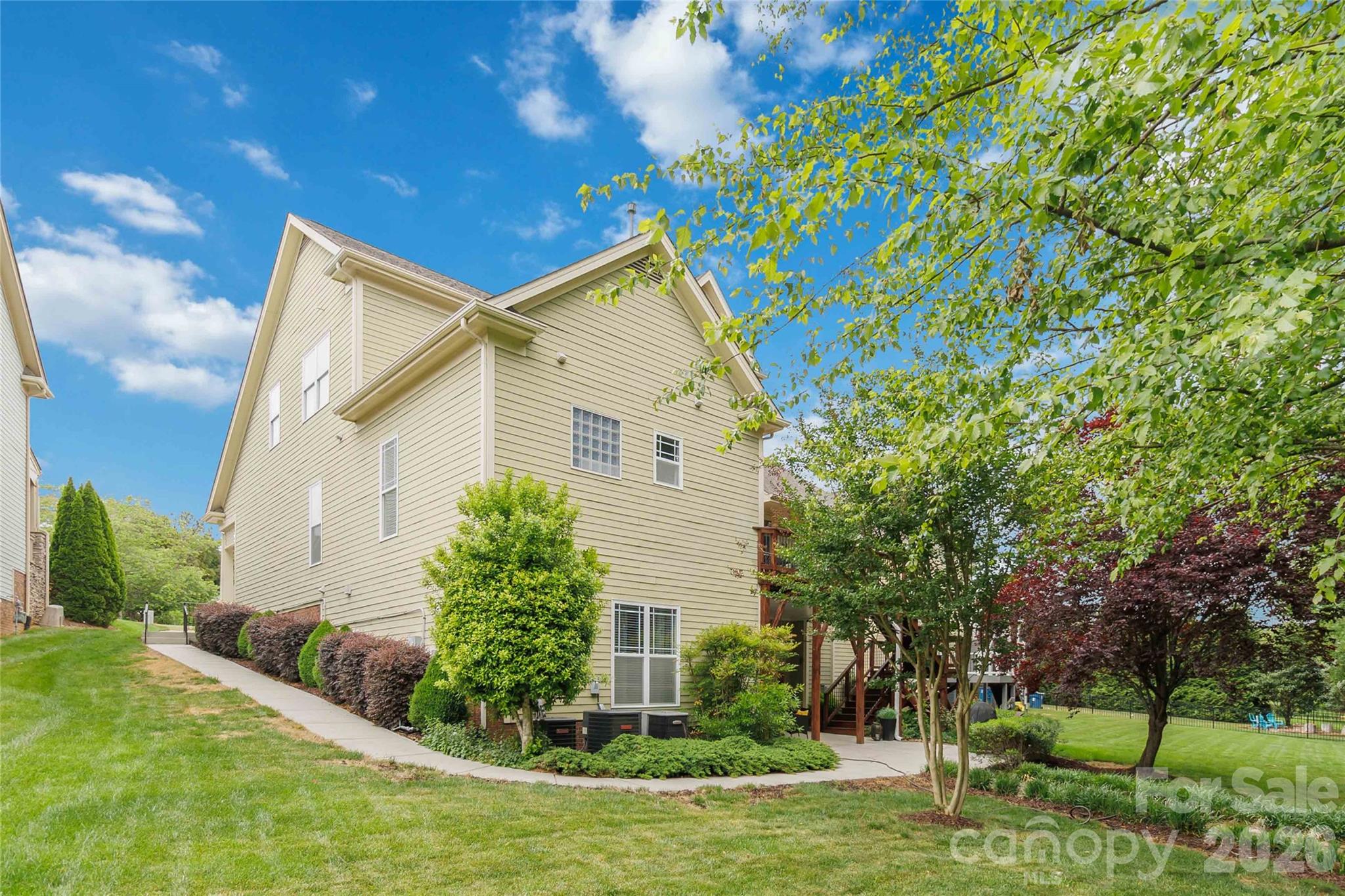 10719 Waycross Drive — Huntersville