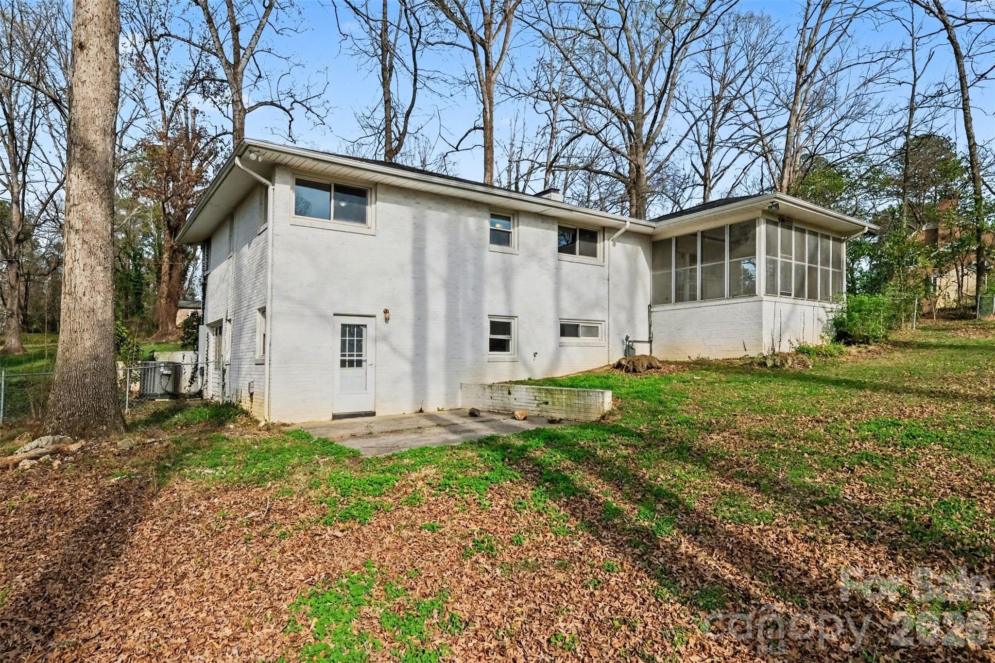 1548 Westbrook Circle — Gastonia