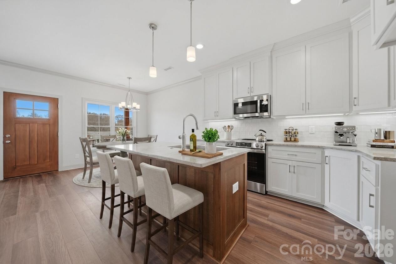 4957 Southview Drive — Hickory