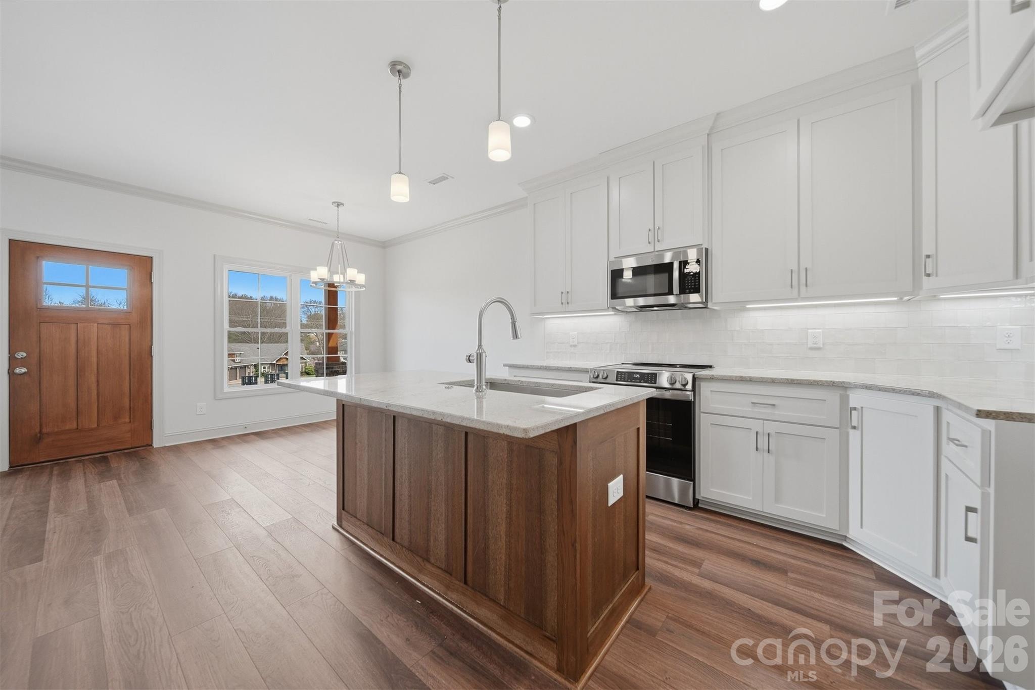 4957 Southview Drive — Hickory