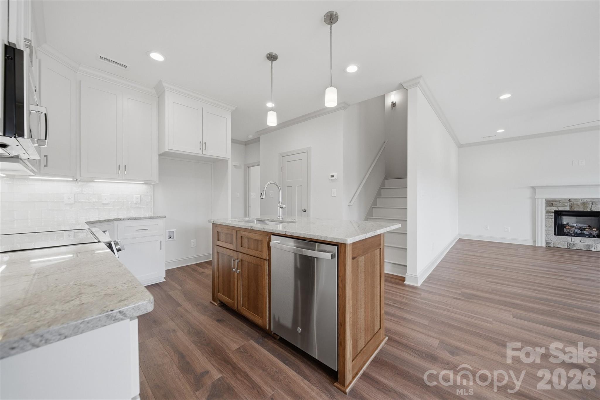 4957 Southview Drive — Hickory