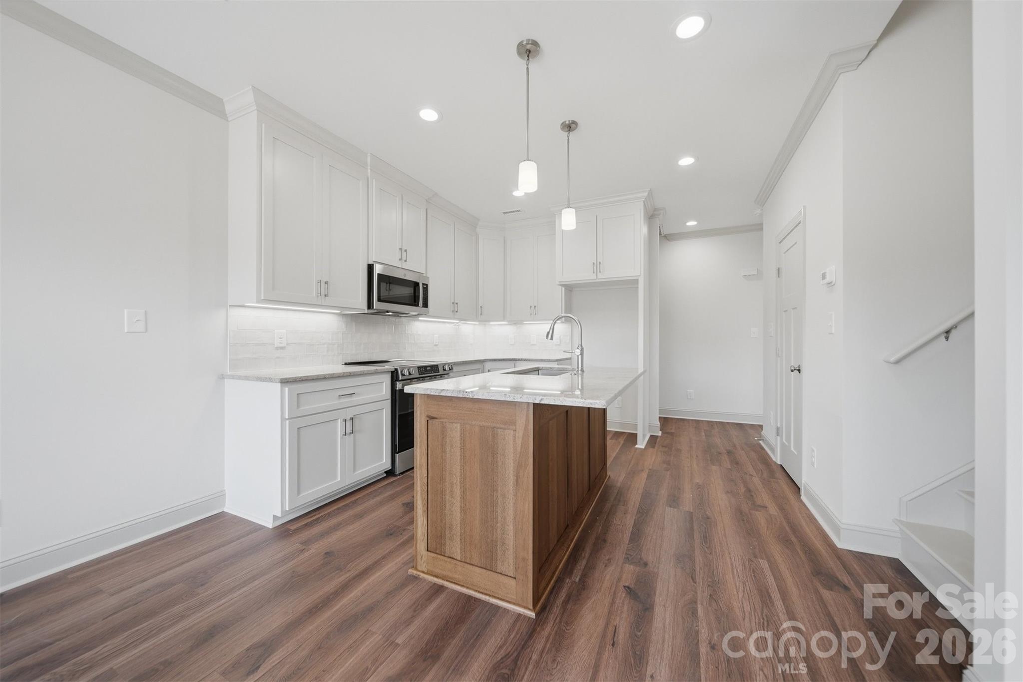 4957 Southview Drive — Hickory