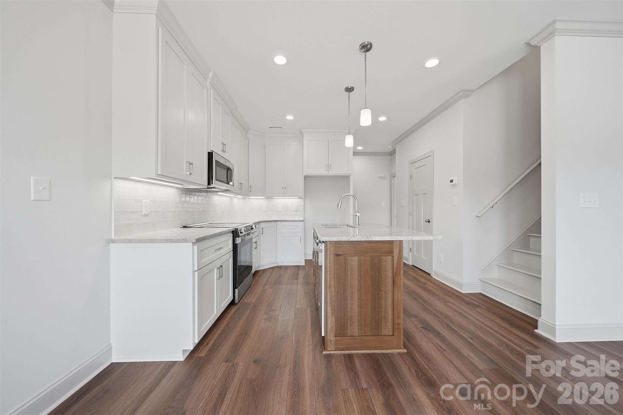 4957 Southview Drive — Hickory