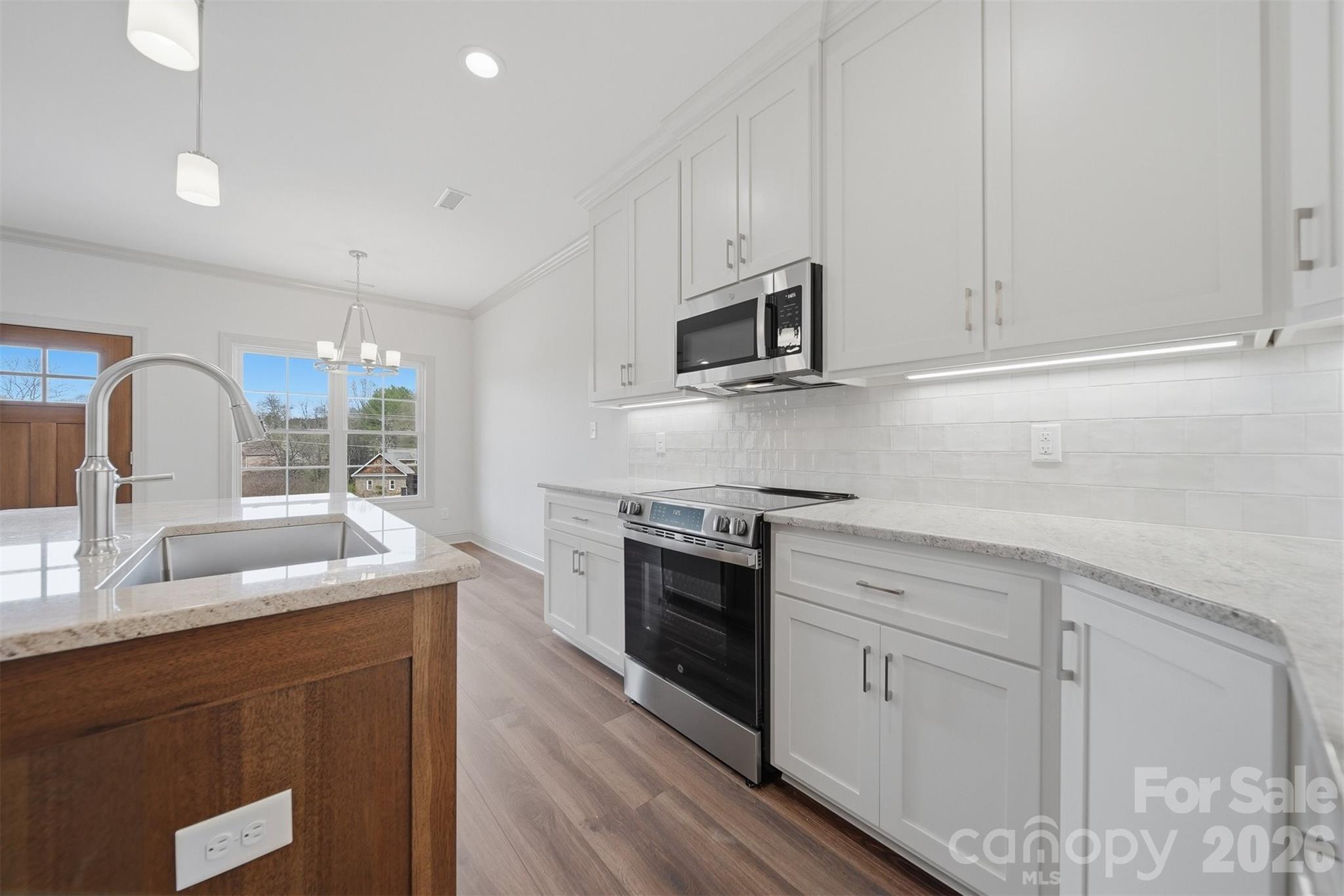 4957 Southview Drive — Hickory