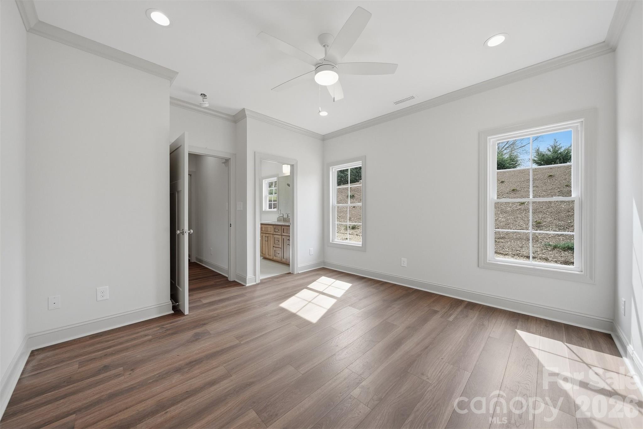 4957 Southview Drive — Hickory