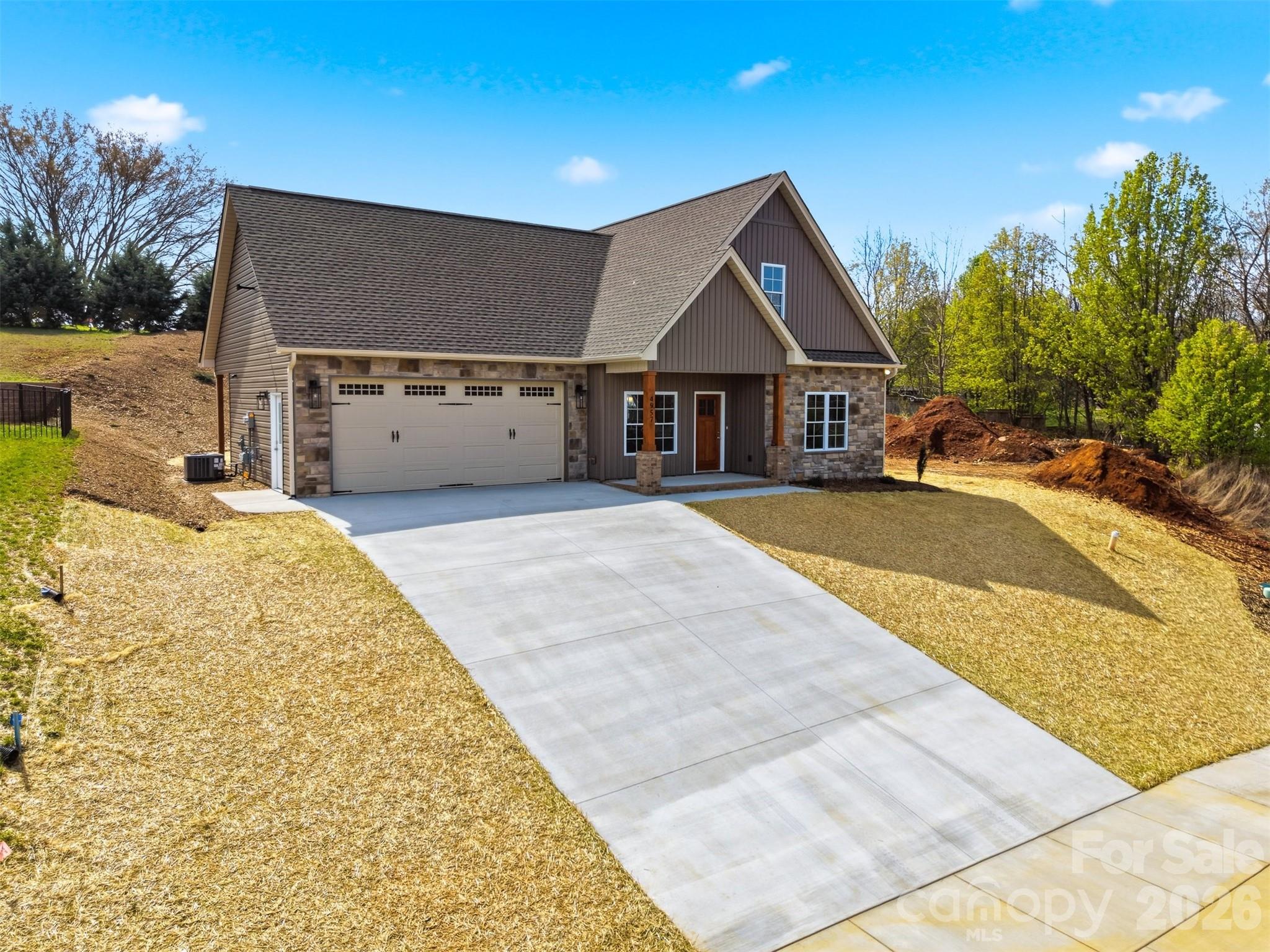 4957 Southview Drive — Hickory