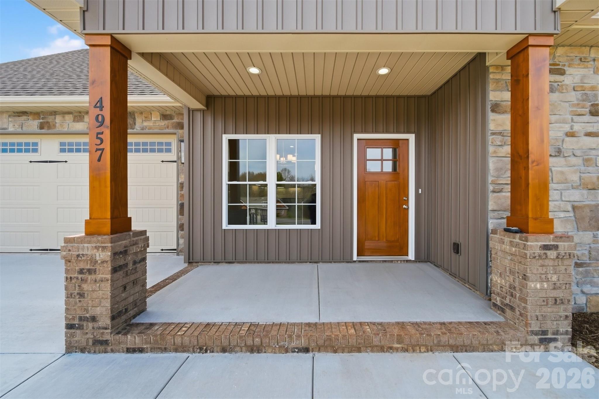 4957 Southview Drive — Hickory