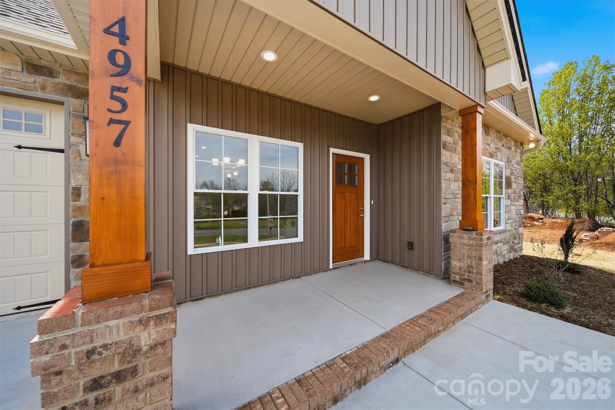 4957 Southview Drive — Hickory