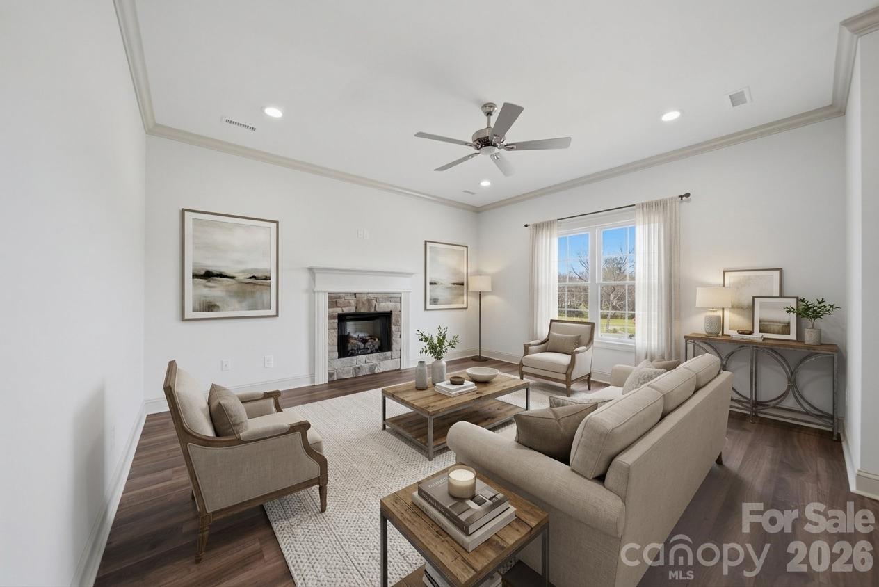 4957 Southview Drive — Hickory