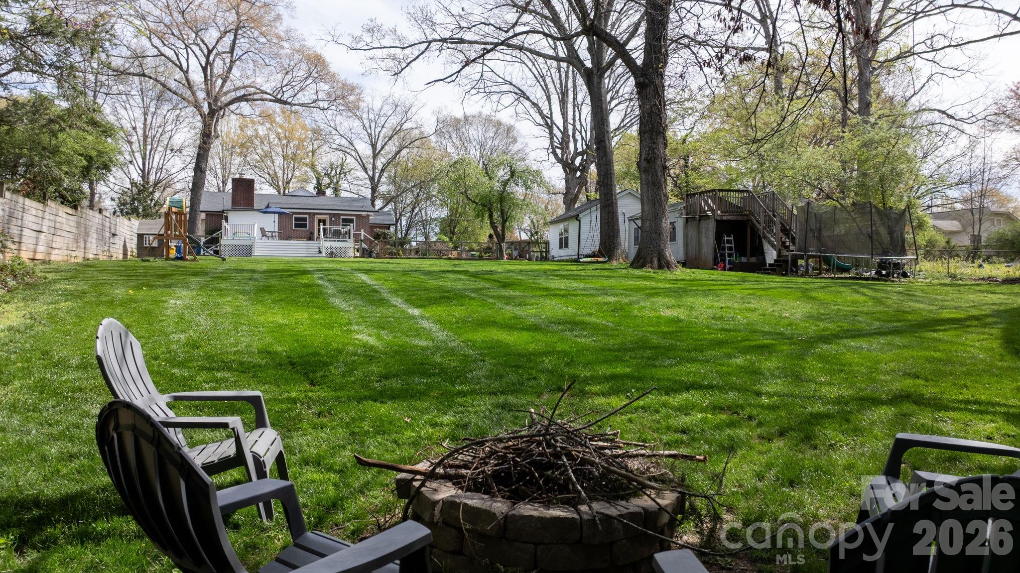 95 18th Avenue NW — Hickory